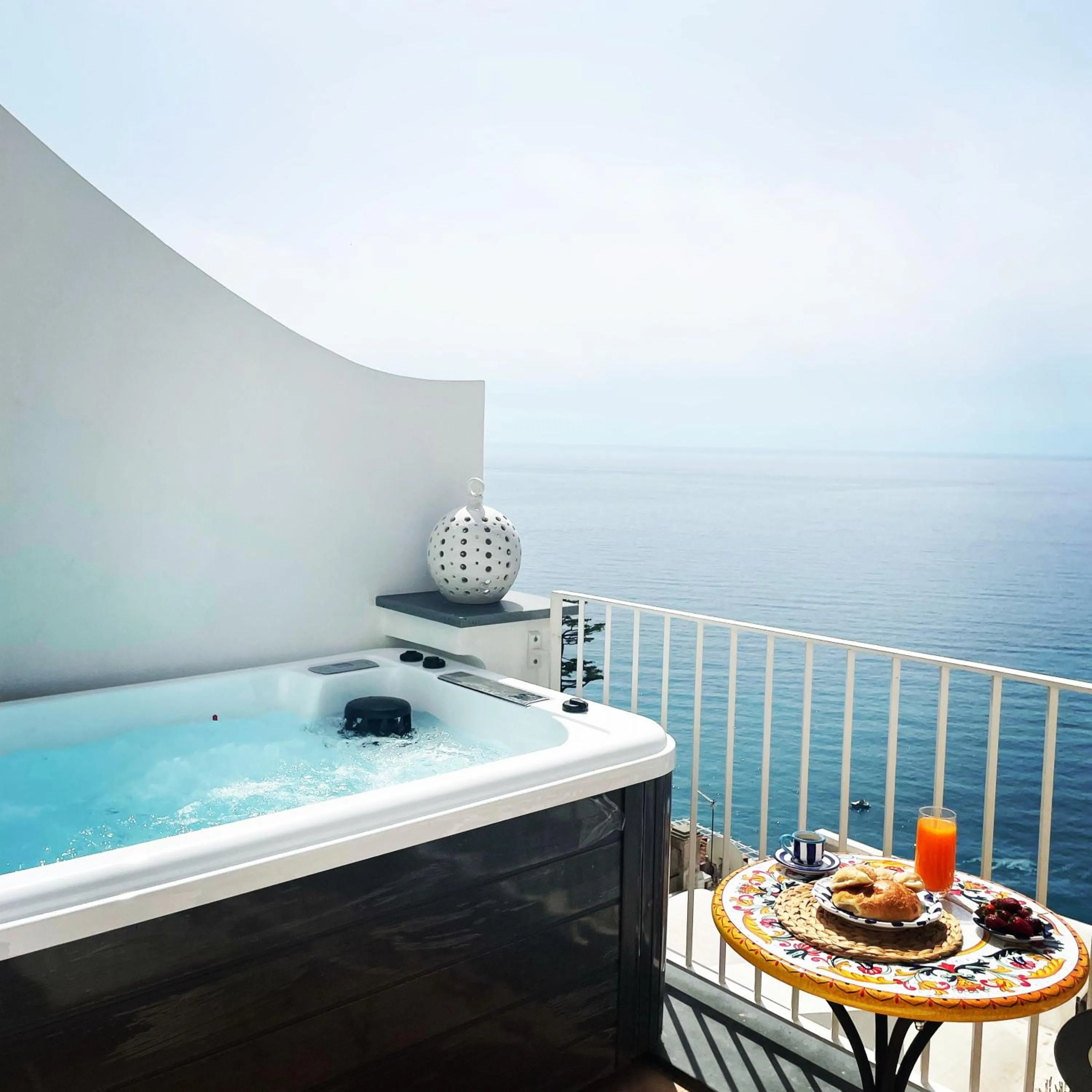 Hot Tub in Villa Fortuna