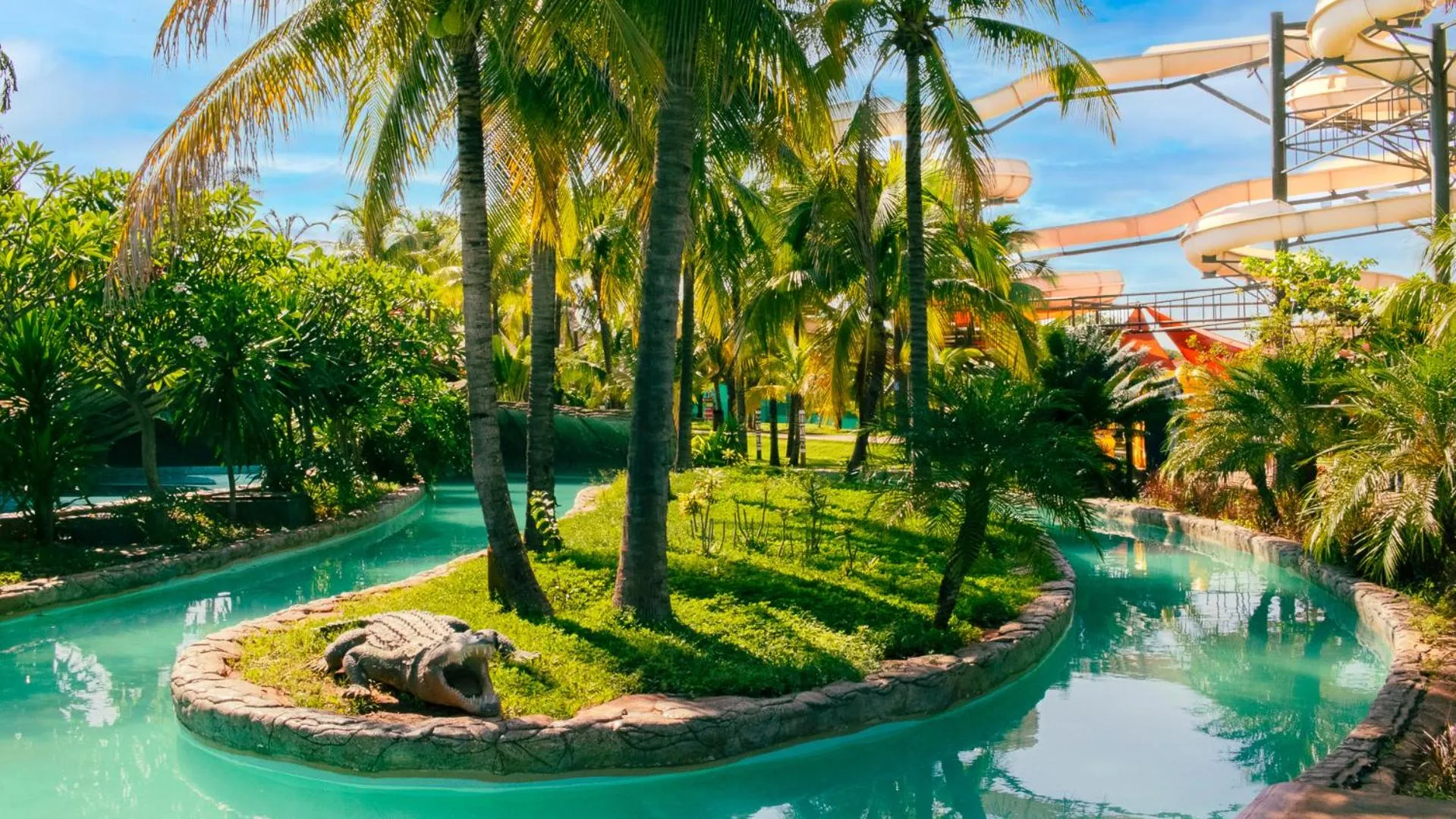 Nearby landmark in Hot Beach Raízes