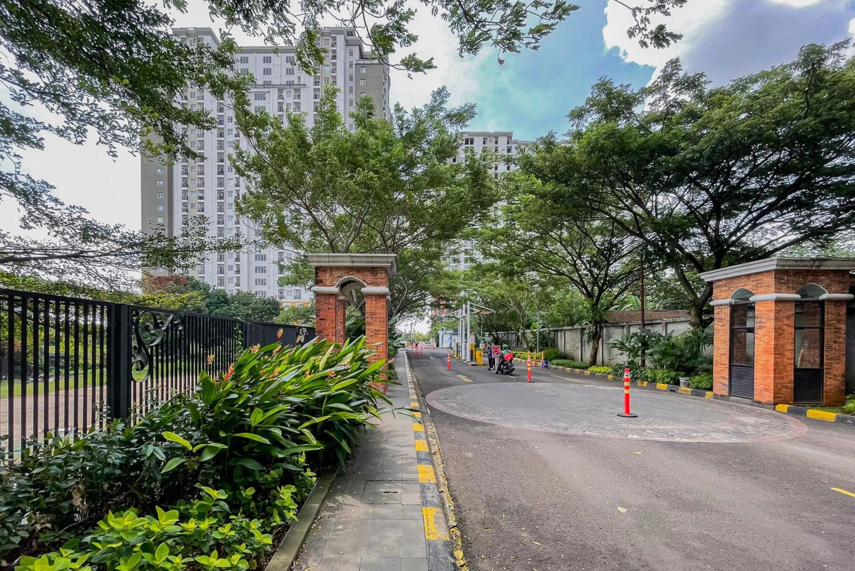 Property building in RedLiving Apartemen Cinere Resort - Gold Room