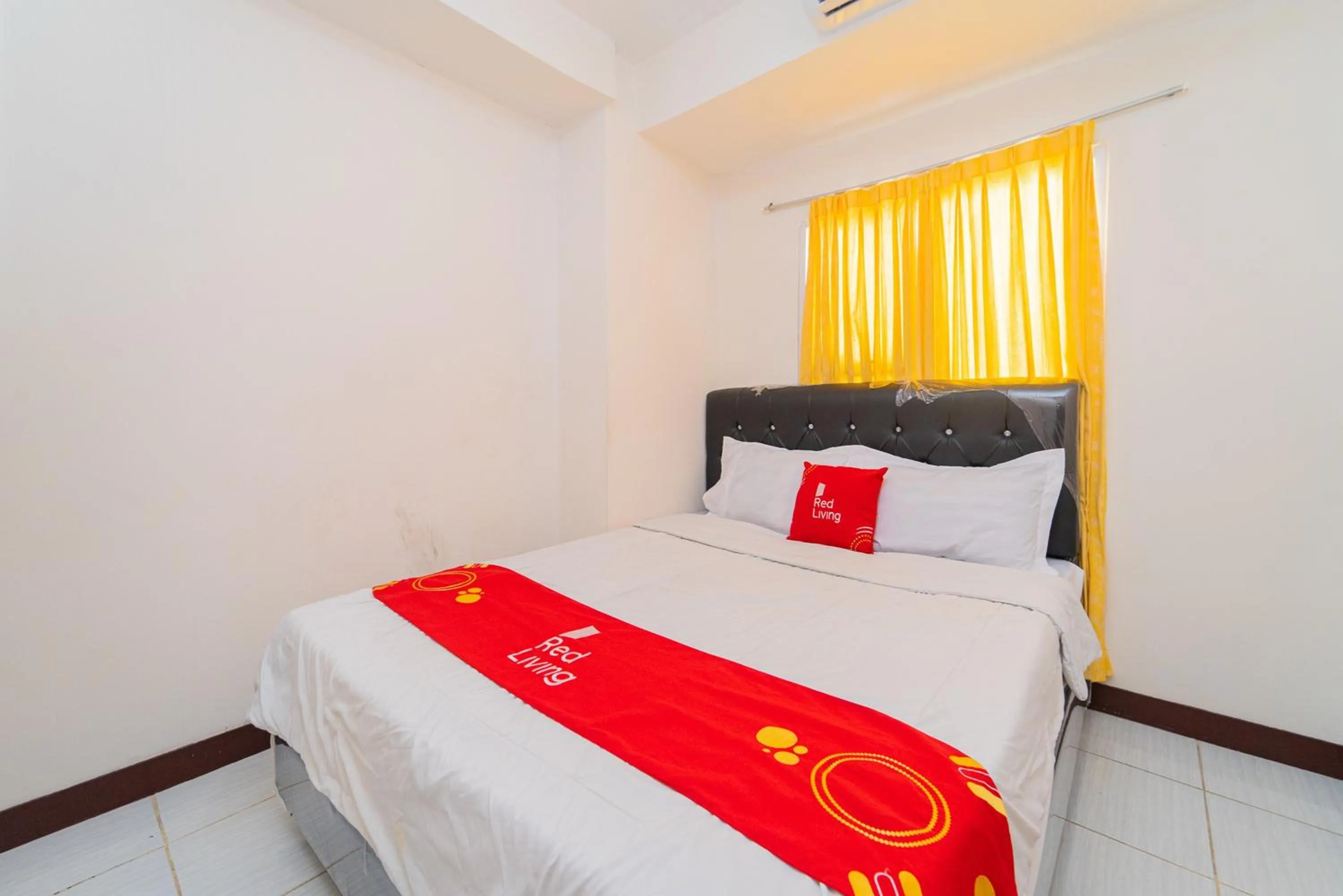 Bed in RedLiving Apartemen Cinere Resort - Gold Room