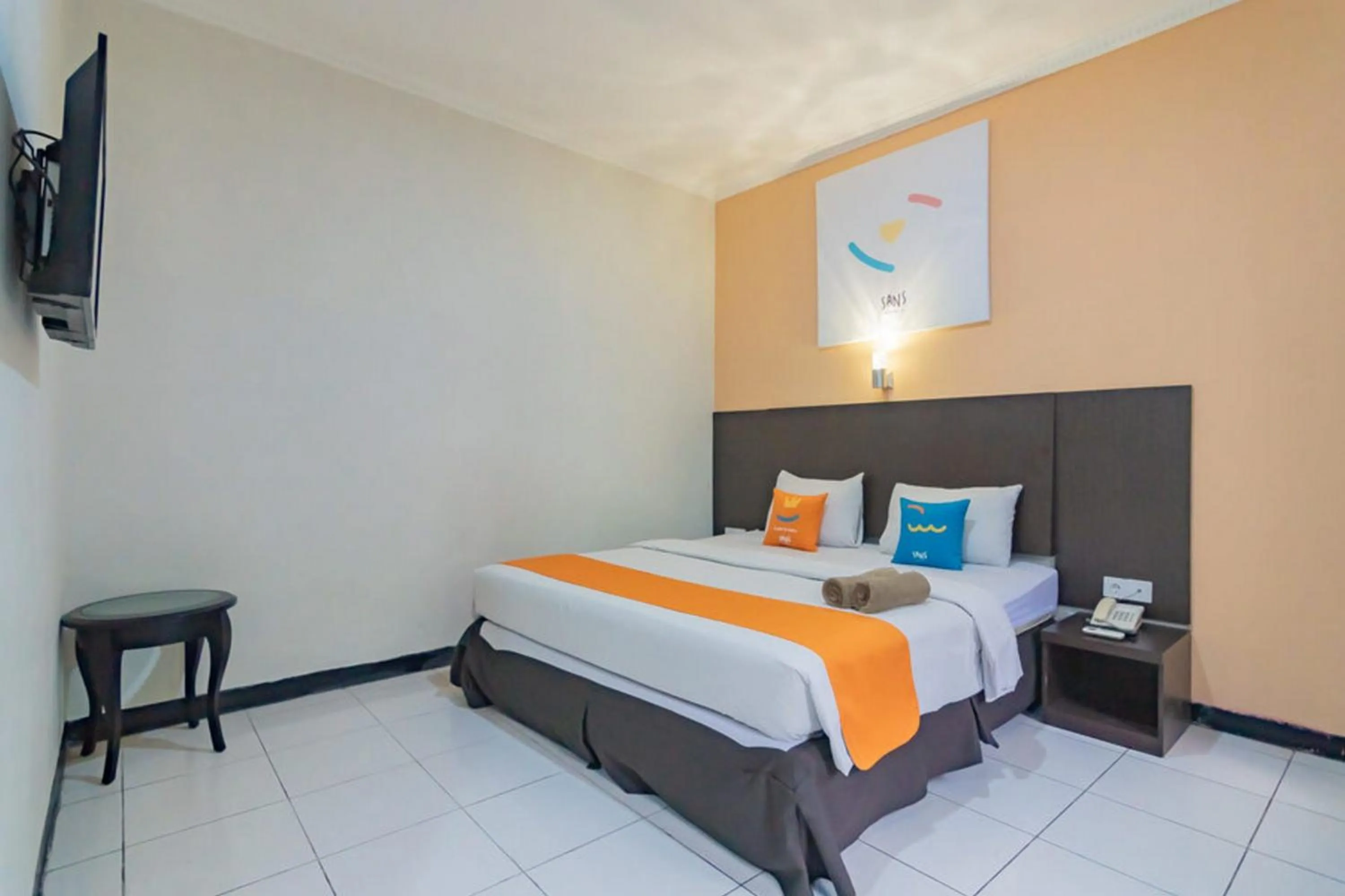 Bedroom in Sans Hotel Cihampelas Bandung