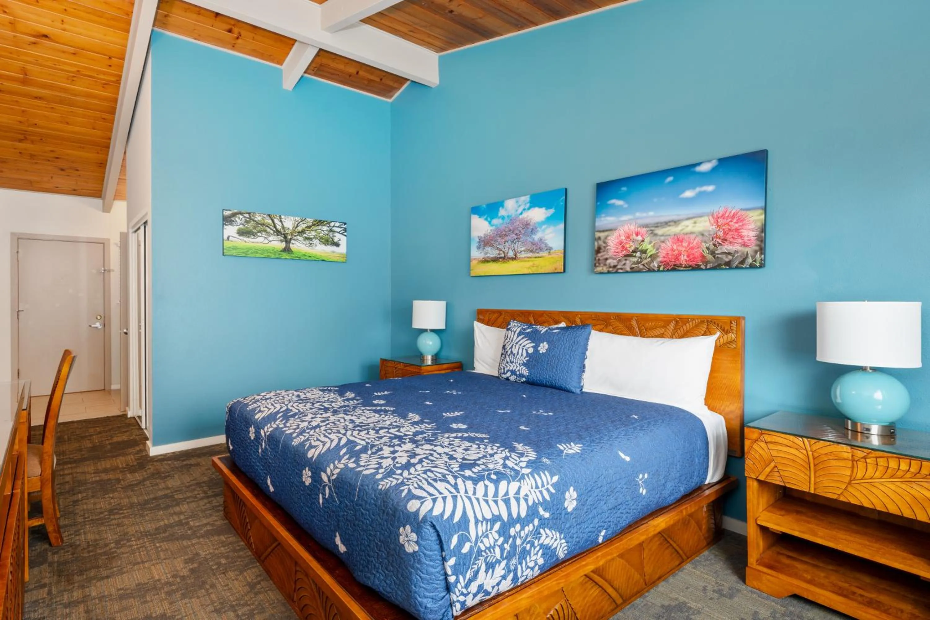 Bed in Castle Waimea Country Lodge