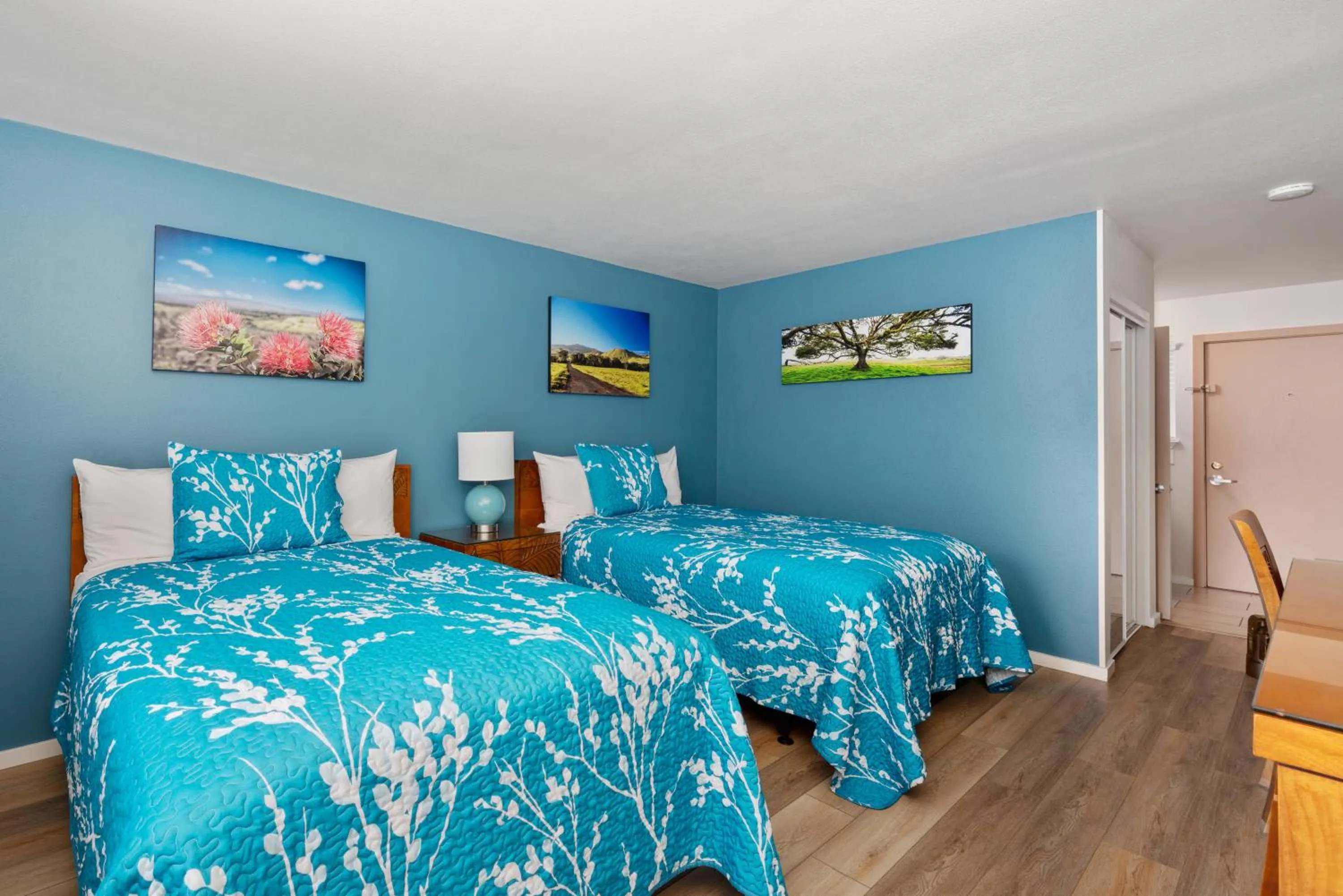 Bed in Castle Waimea Country Lodge