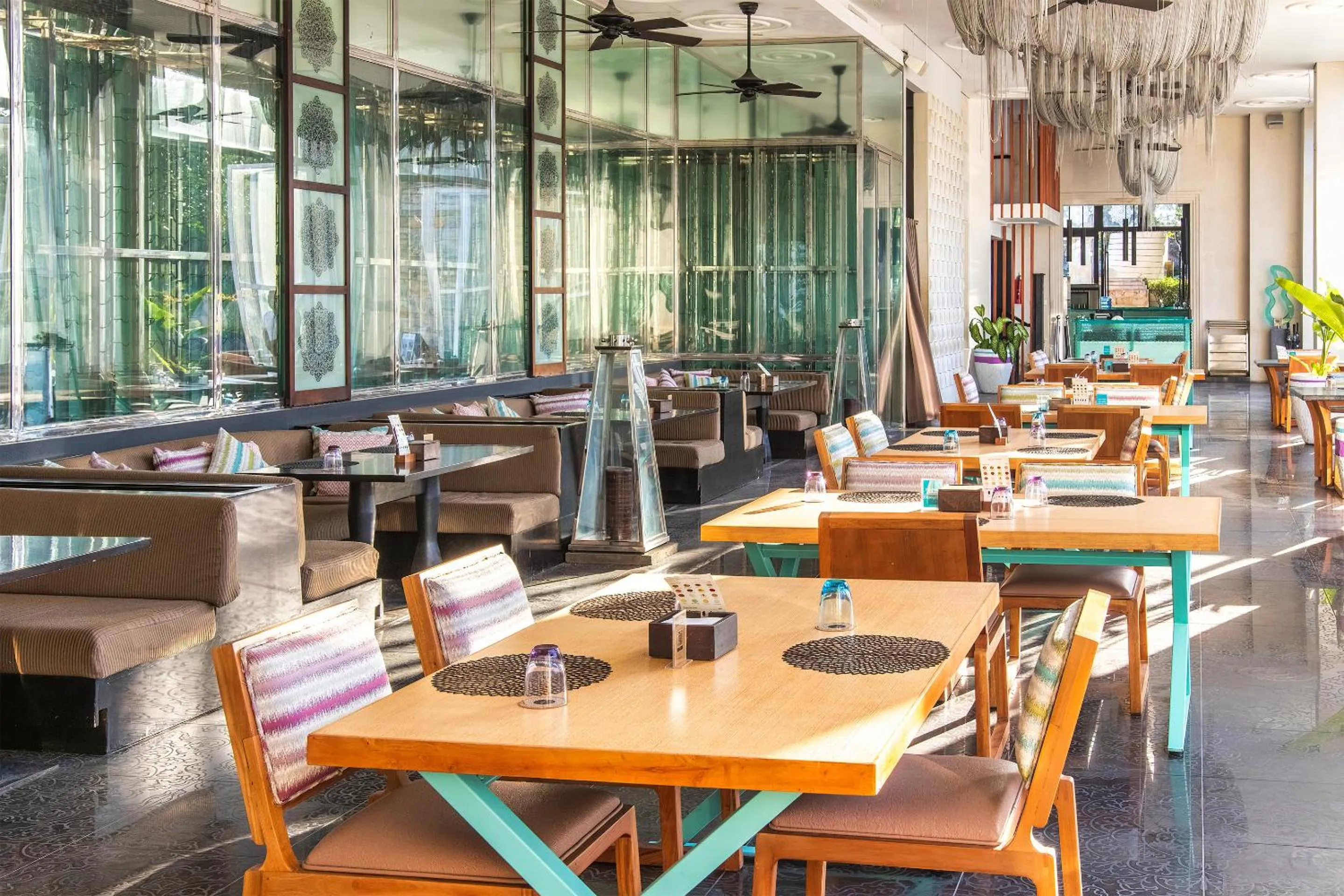 Restaurant/places to eat in The Sakala Resort Bali All Suites