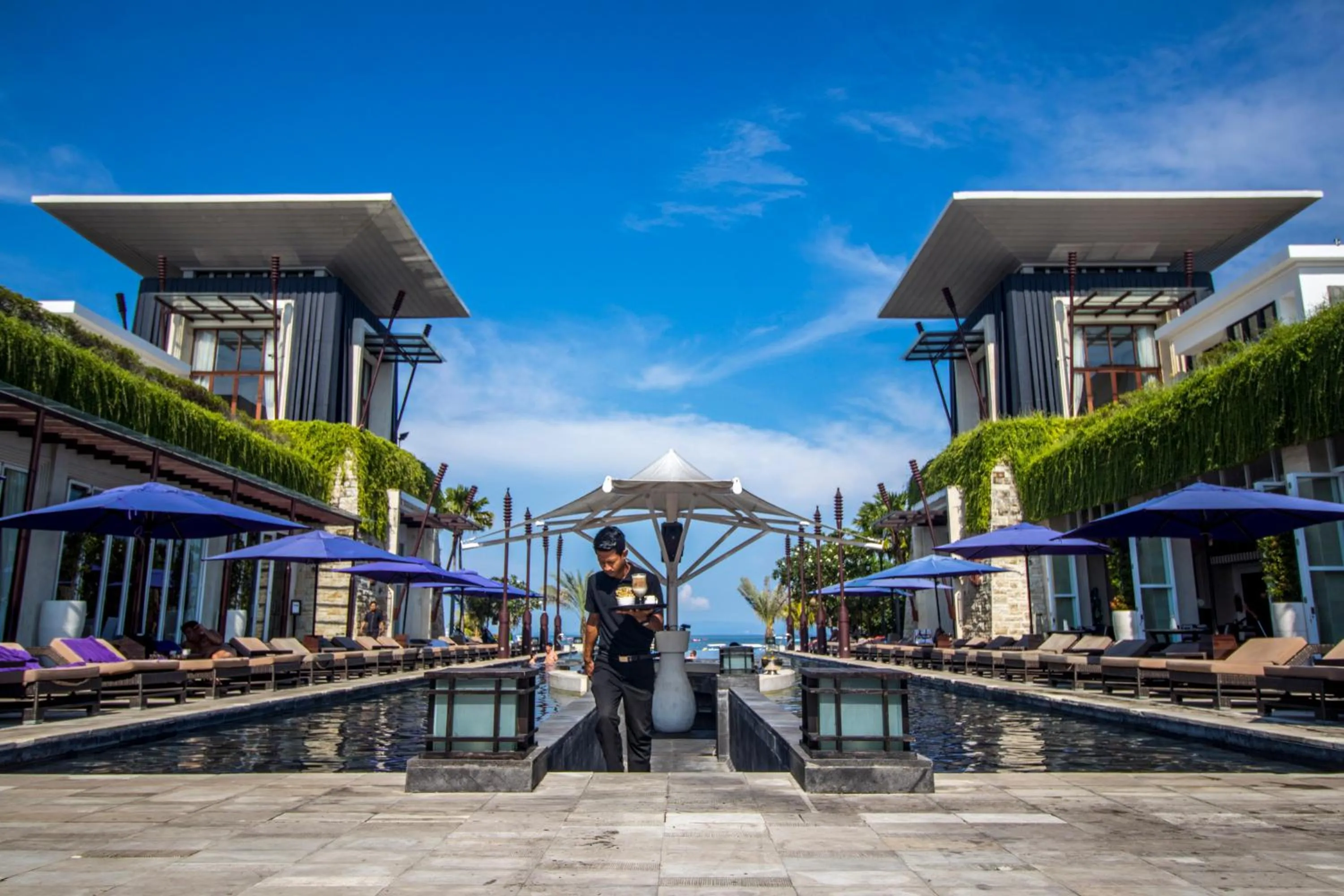 Restaurant/places to eat in The Sakala Resort Bali All Suites