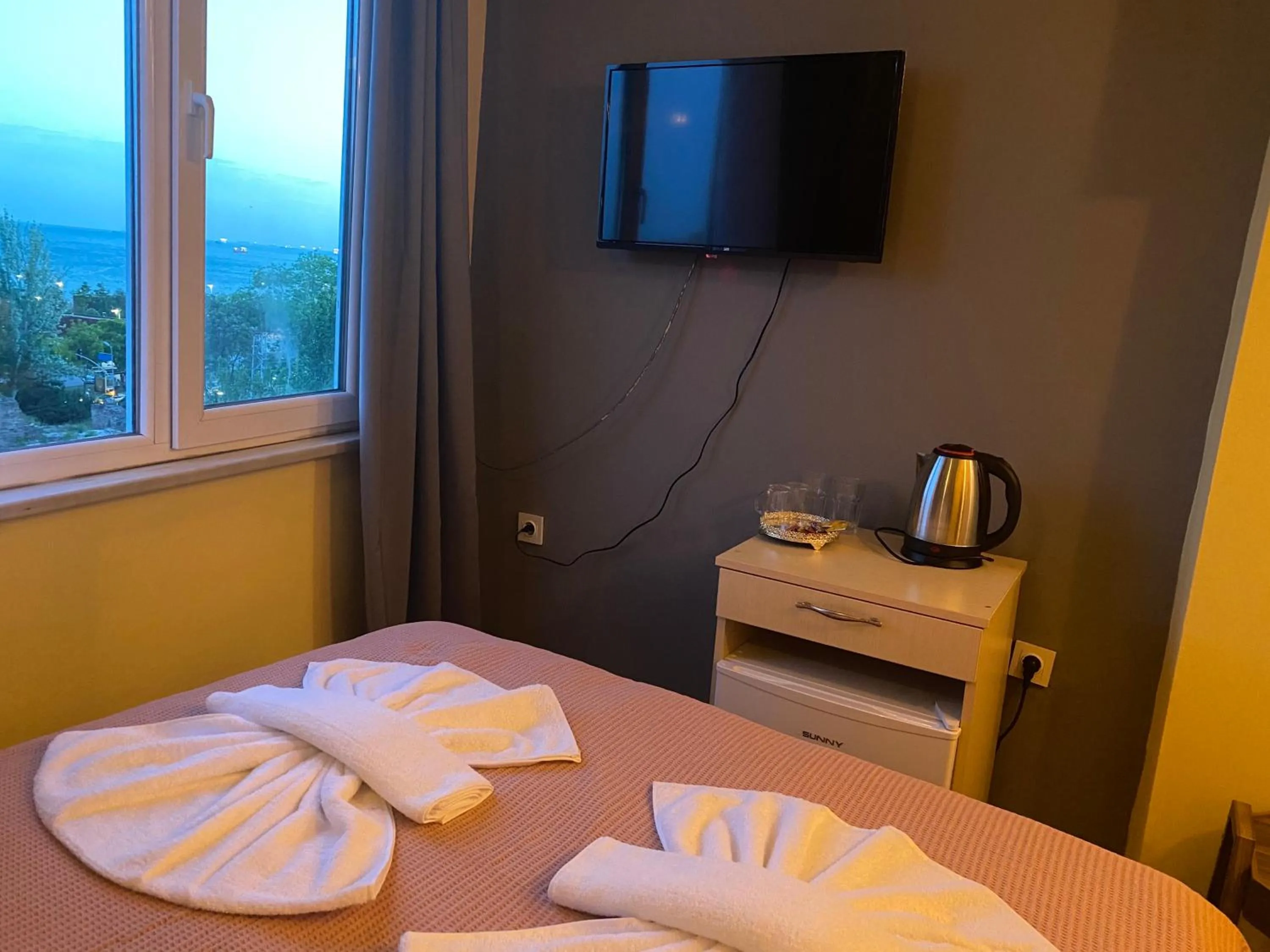 TV and multimedia in Marmara House&Apartments