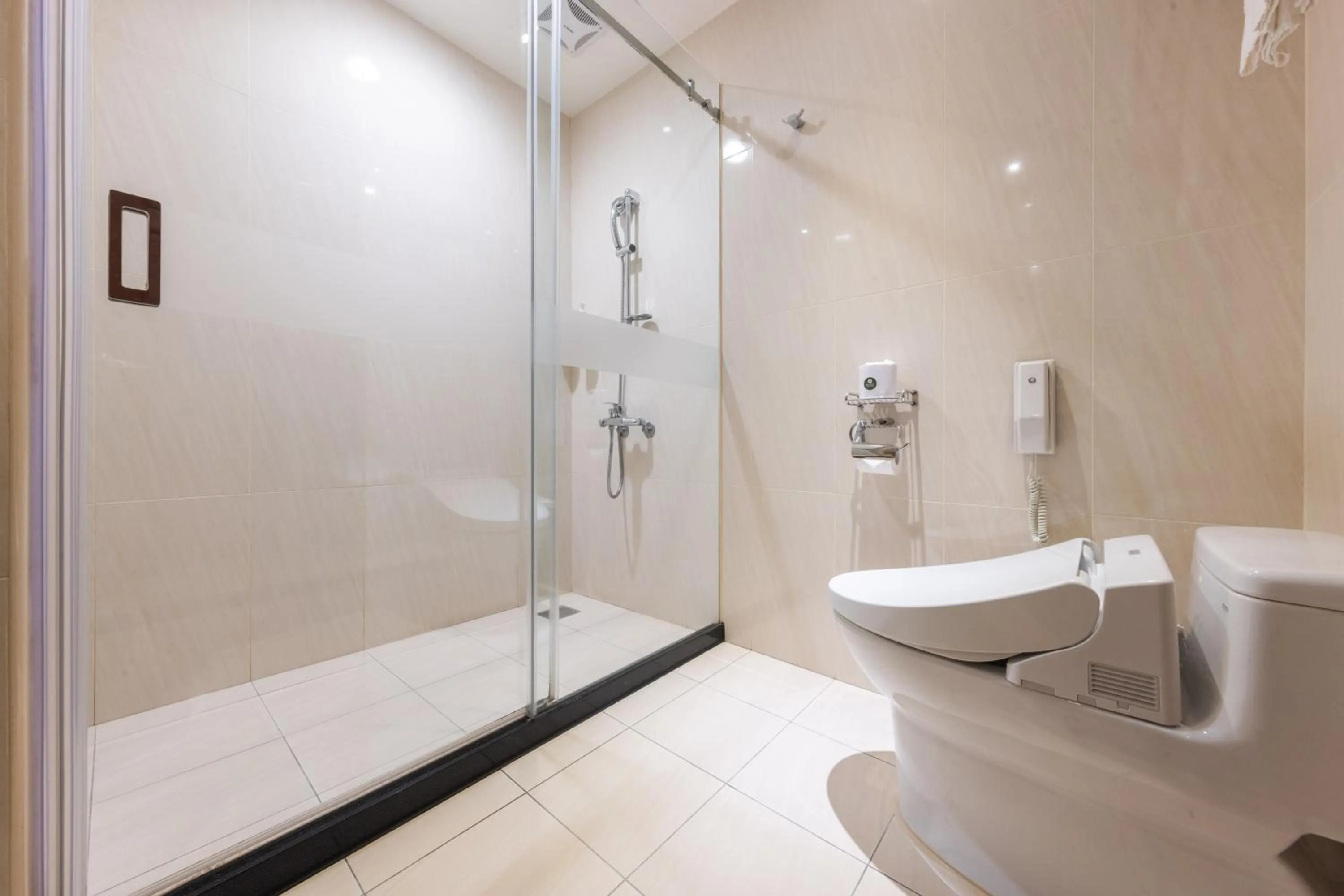 Bathroom in Taoyuan Yuehua Hotel & Golf Club