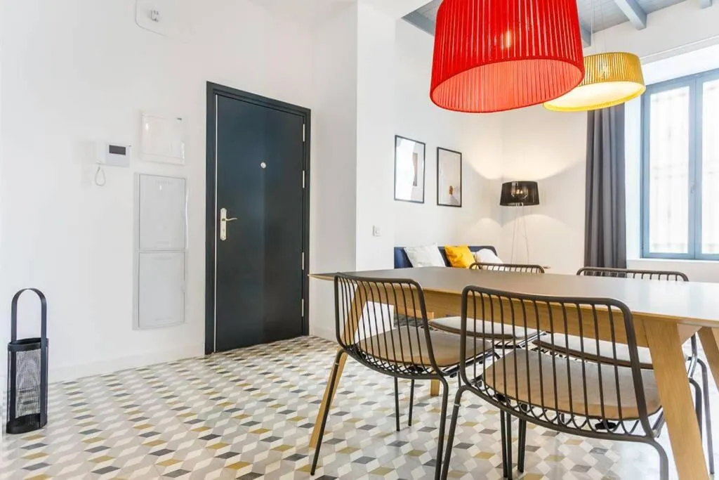 Dining area in Pop Art, 2BD ground Central Apartment