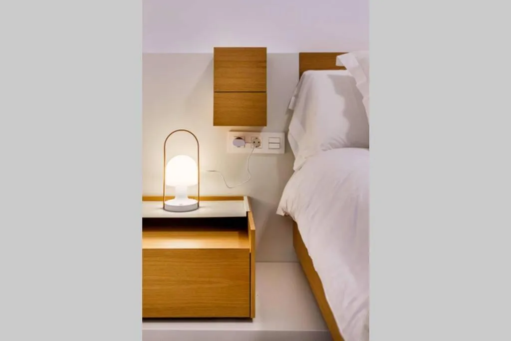 Bed in Pop Art, 2BD ground Central Apartment