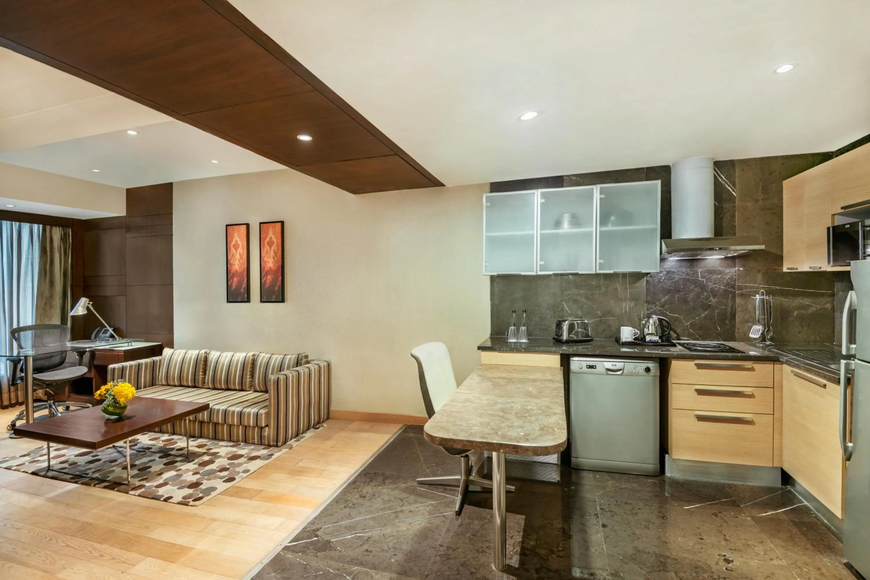 TV and multimedia in Crowne Plaza Greater Noida by IHG