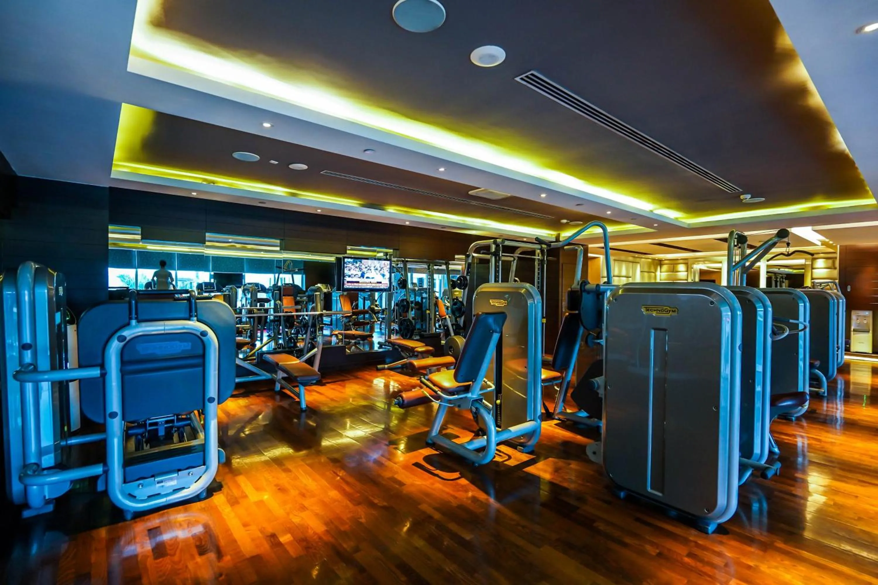 Fitness centre/facilities in Crowne Plaza Greater Noida by IHG
