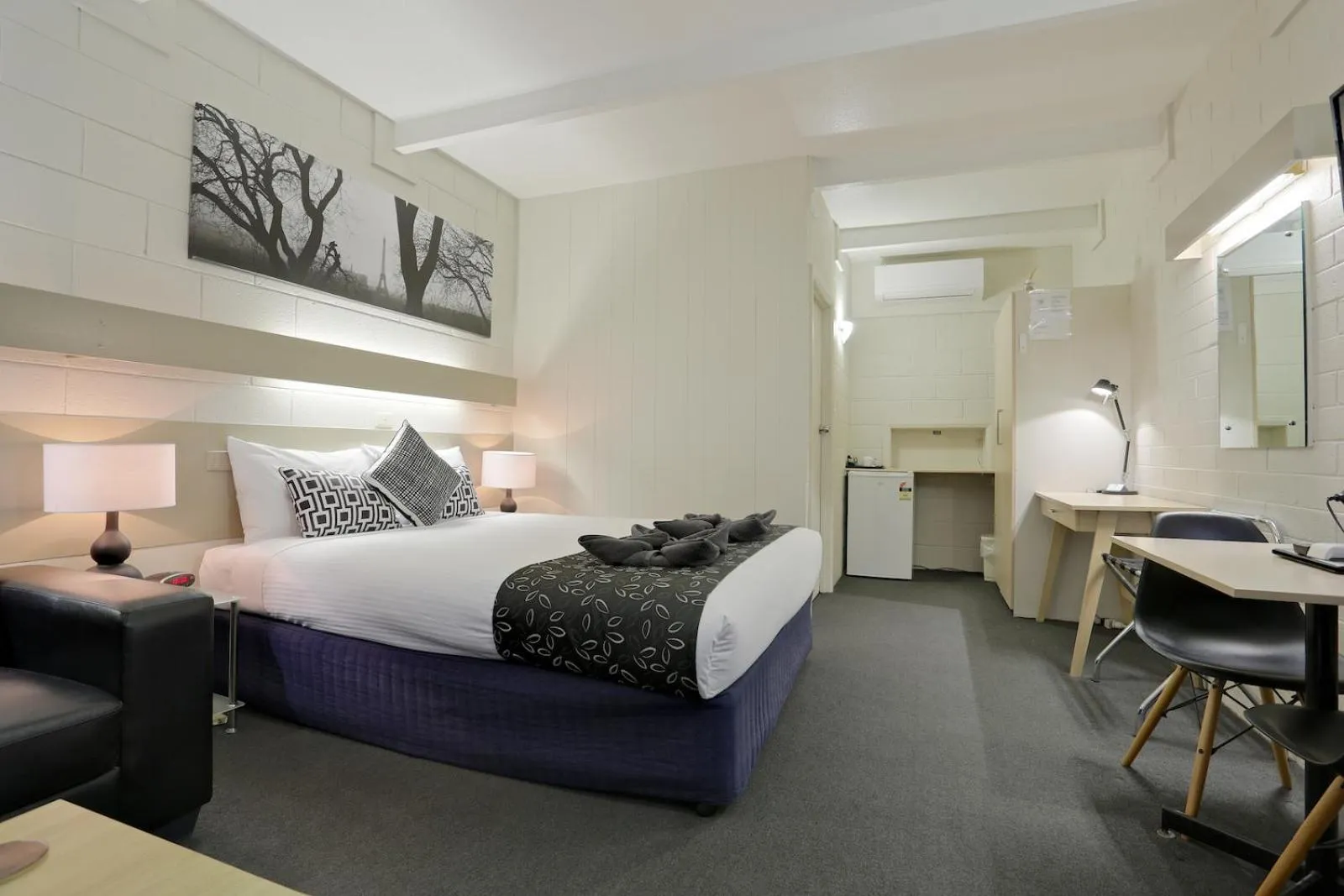 Bed in Castle Creek Motor Inn Euroa