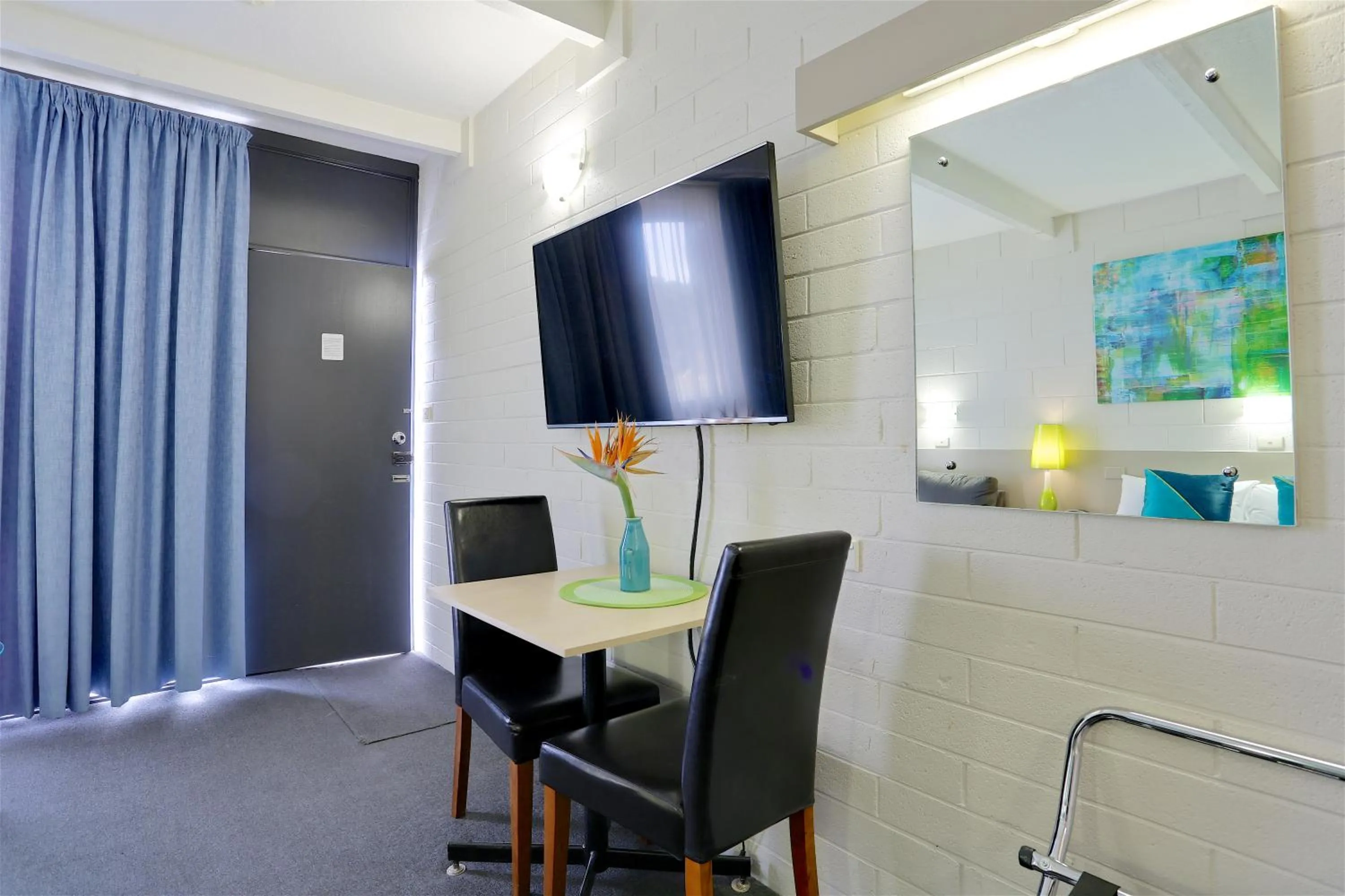 Dining area in Castle Creek Motor Inn Euroa