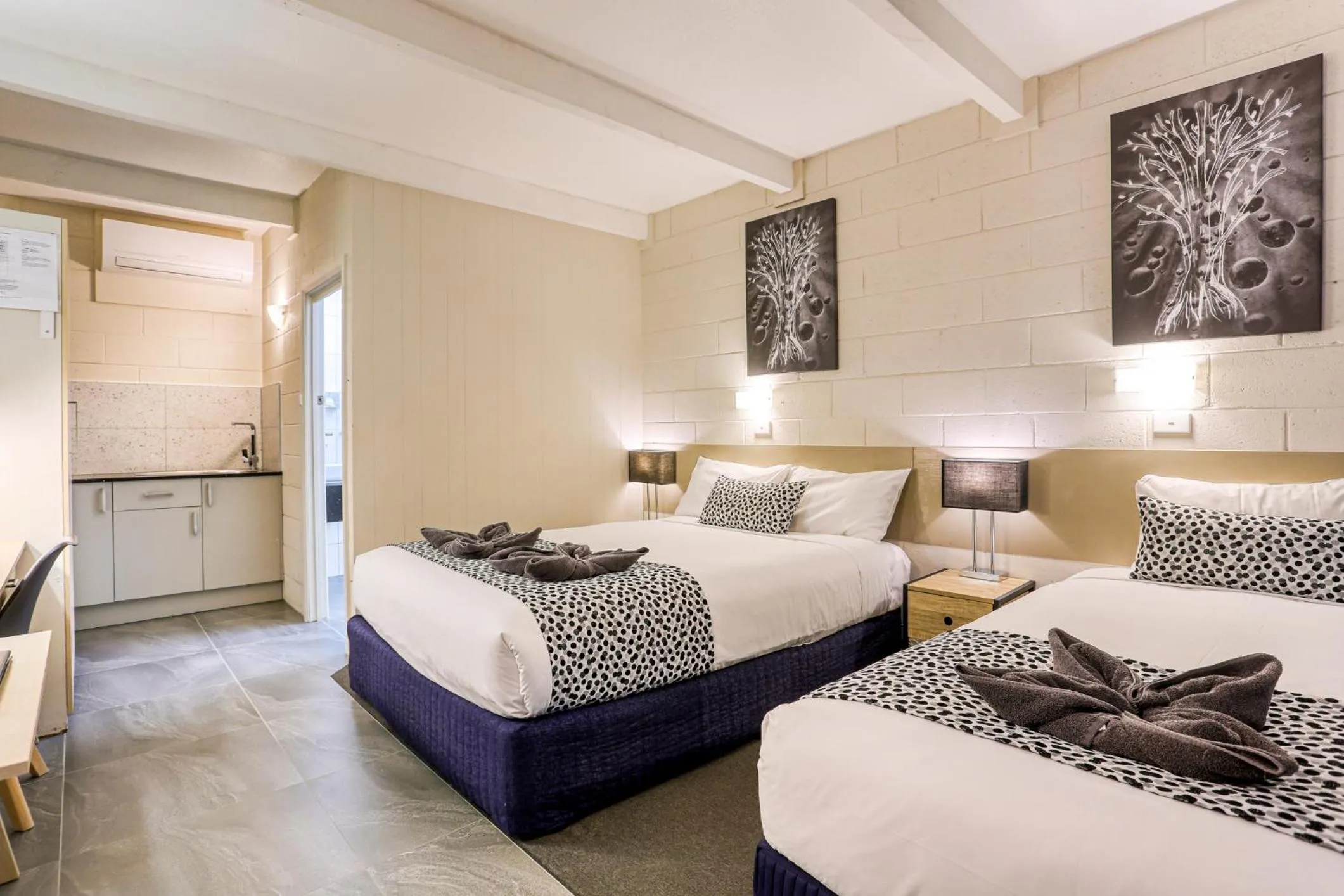 Bed in Castle Creek Motor Inn Euroa