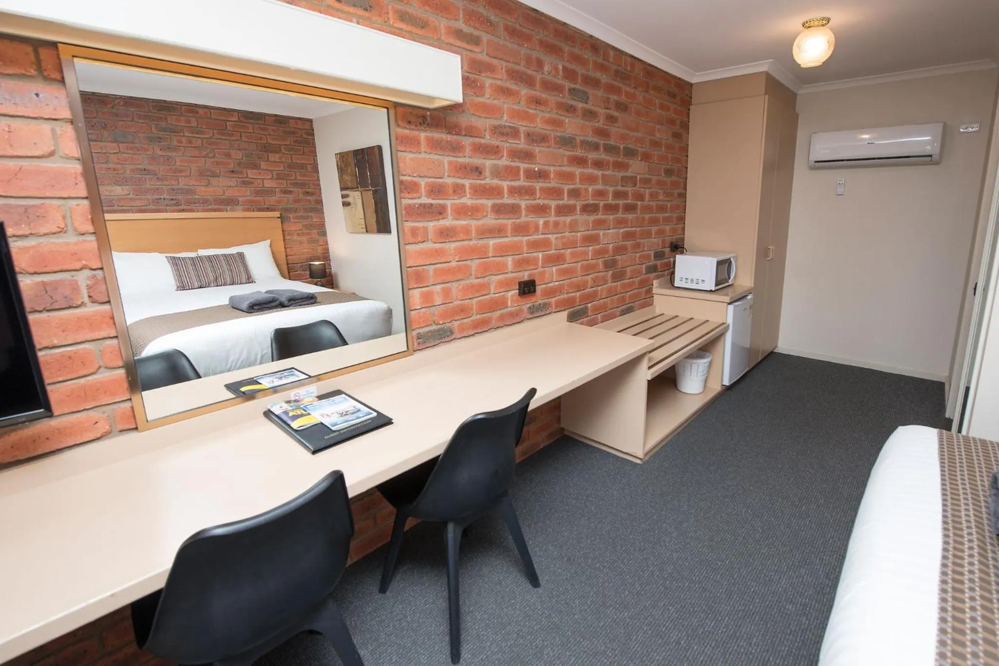 Australian Settlers Motor Inn