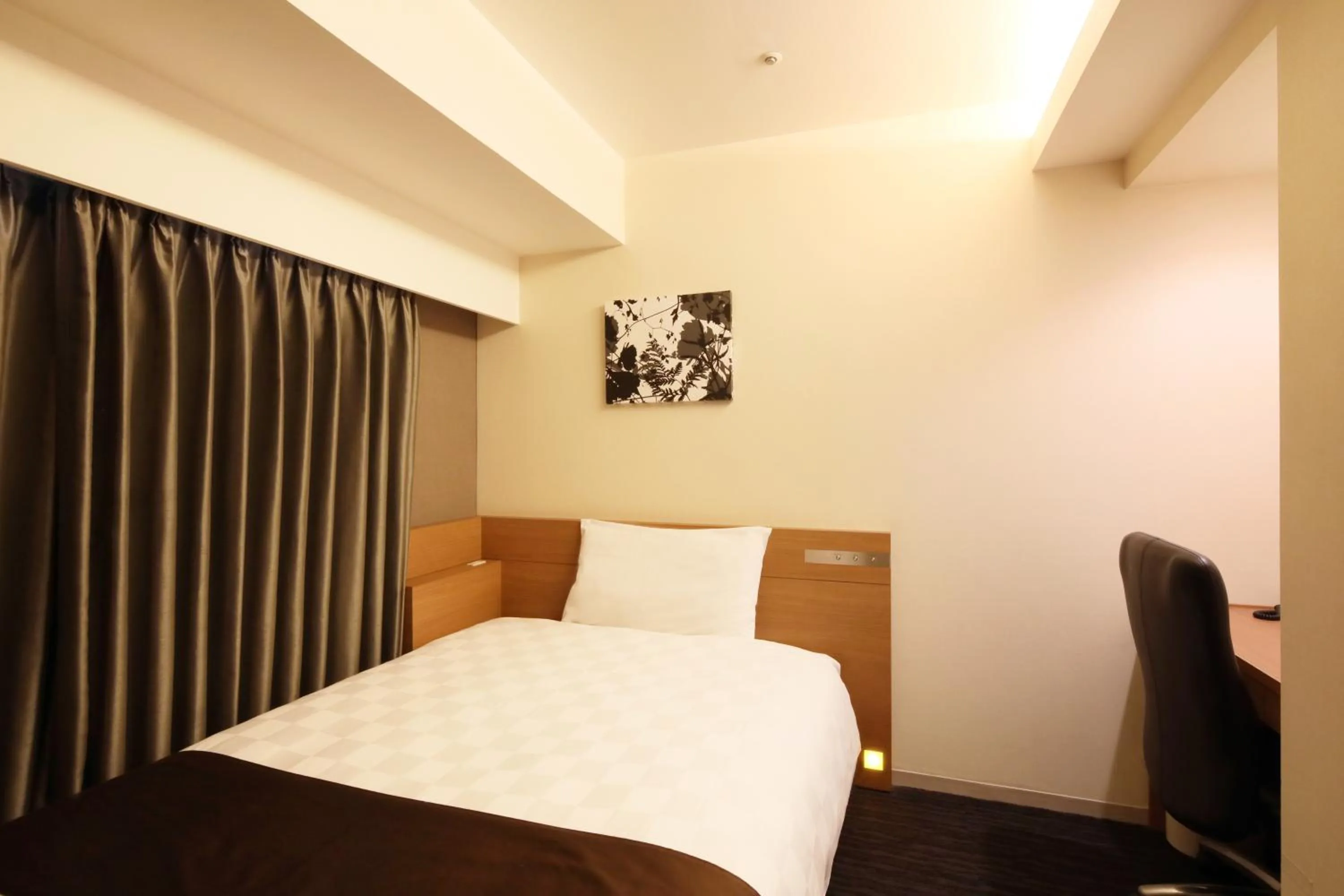 Photo of the whole room, Bed in Hiroshima Tokyu REI Hotel