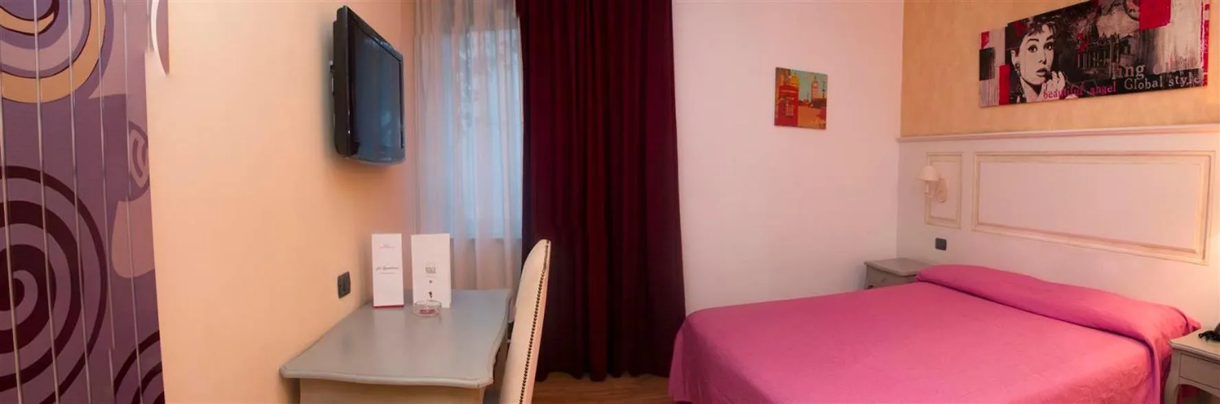 Bed in Hotel Mediterraneo