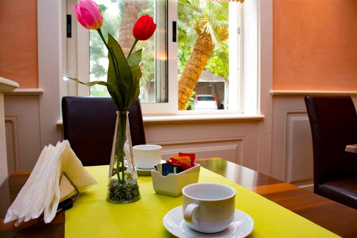 Lounge or bar in Hotel Mediterraneo