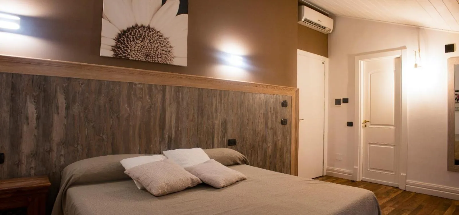 Bed in Hotel Mediterraneo