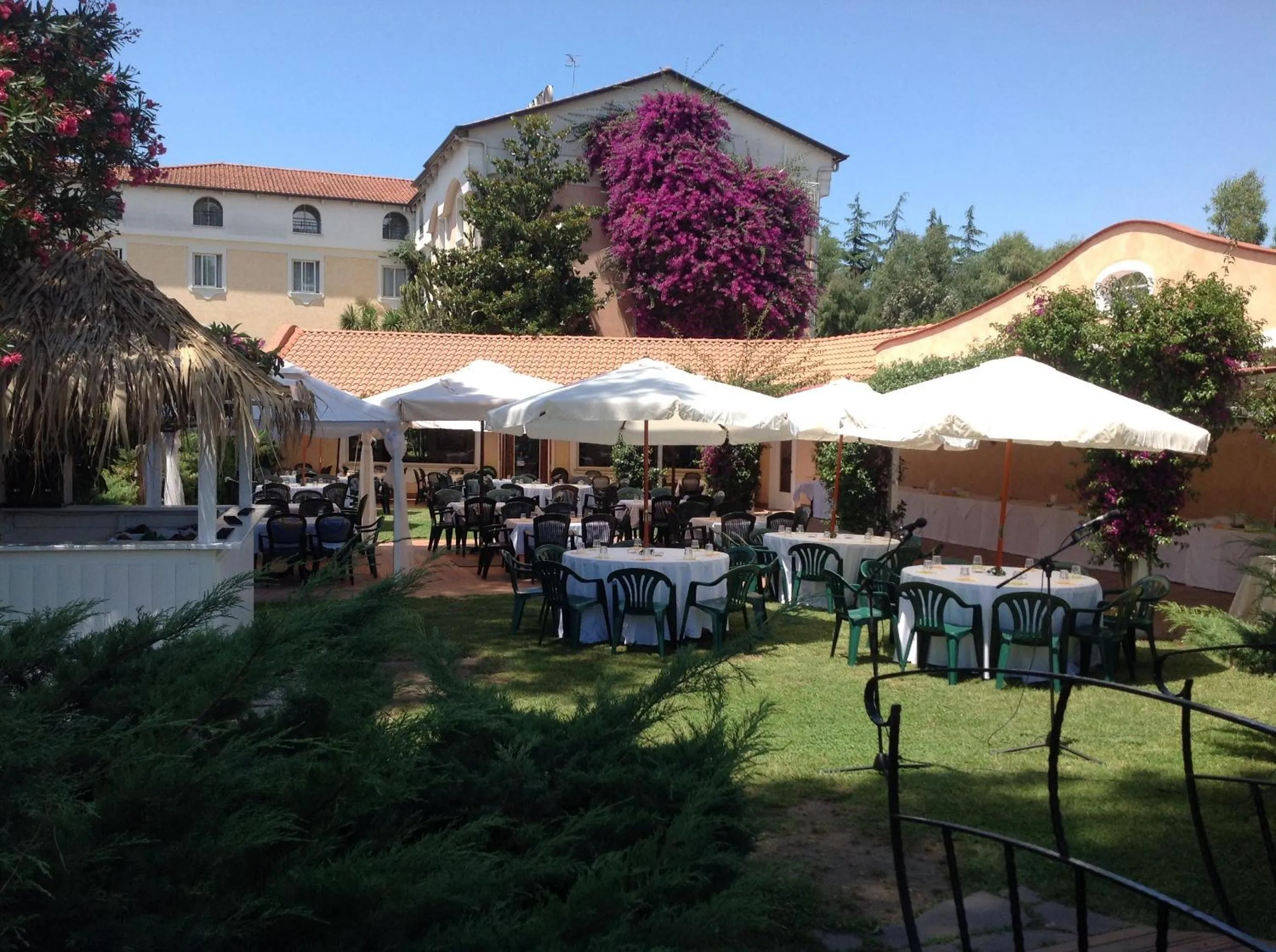 Restaurant/places to eat in Hotel Mediterraneo