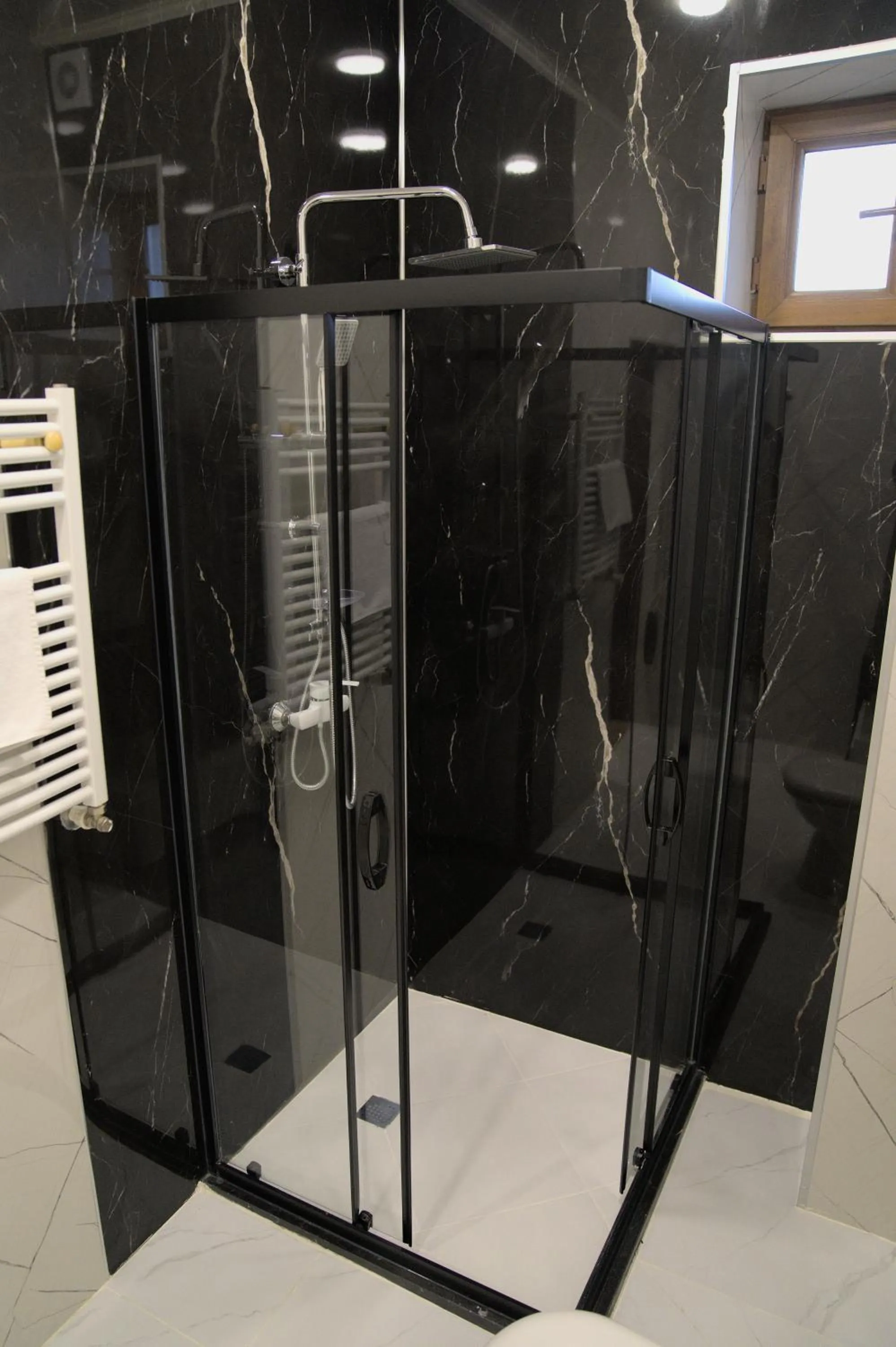 Shower in Premier Hotel Baku