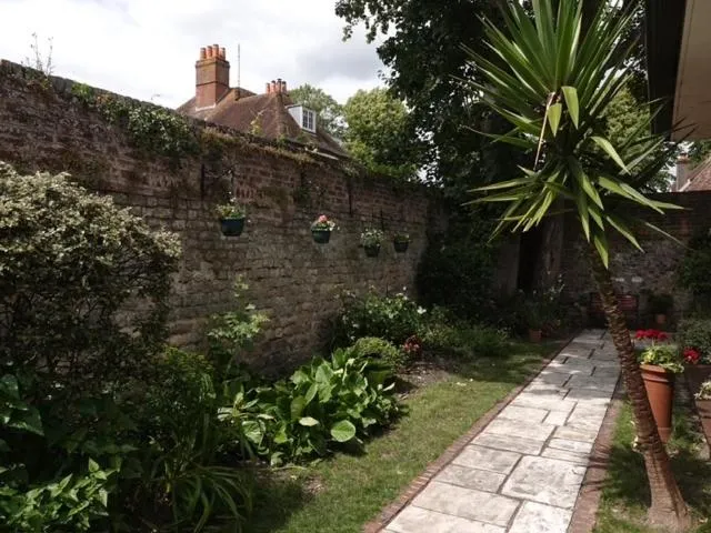 Garden in East Walls Hotel