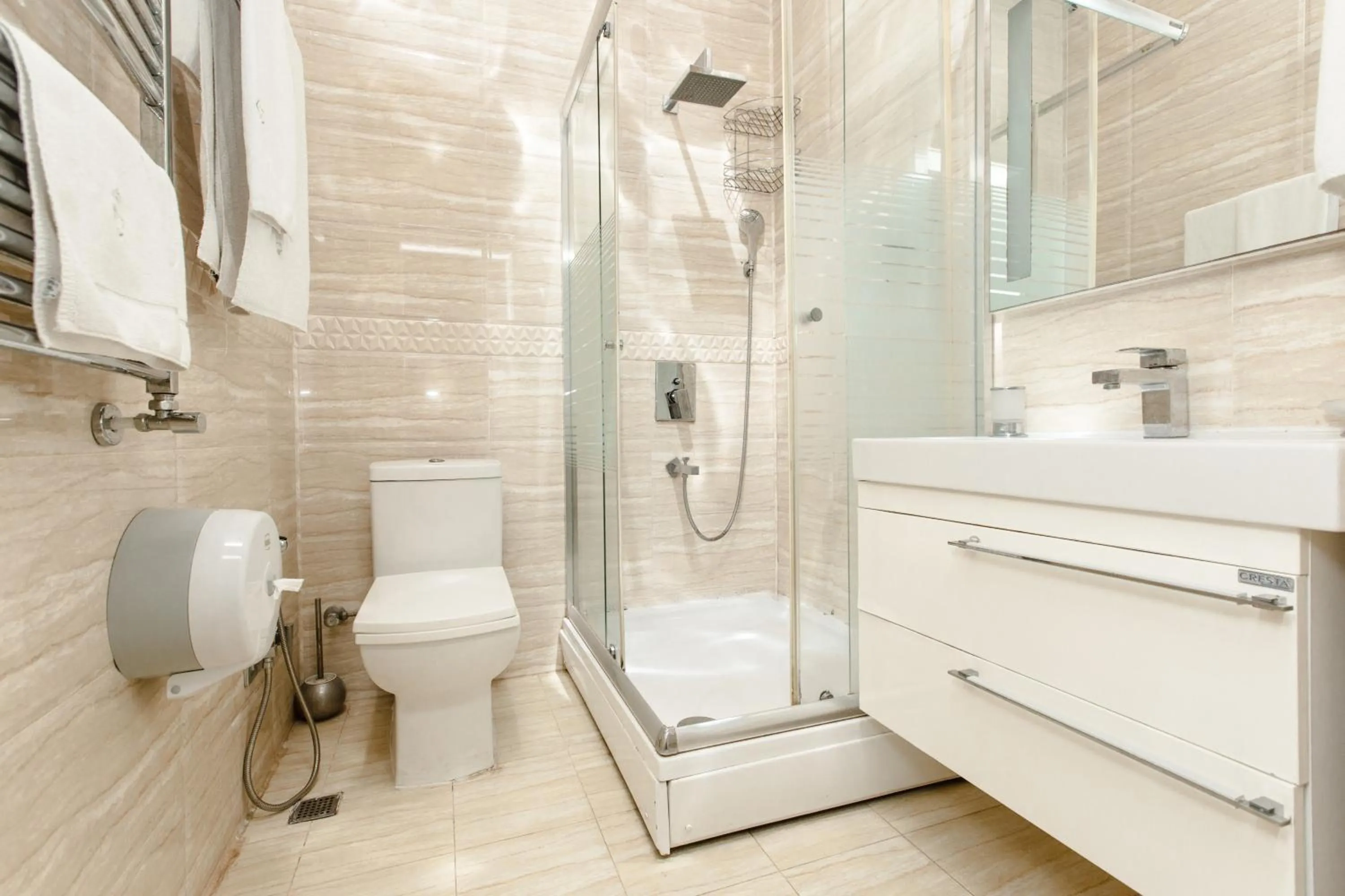 Bathroom in Admiral Hotel