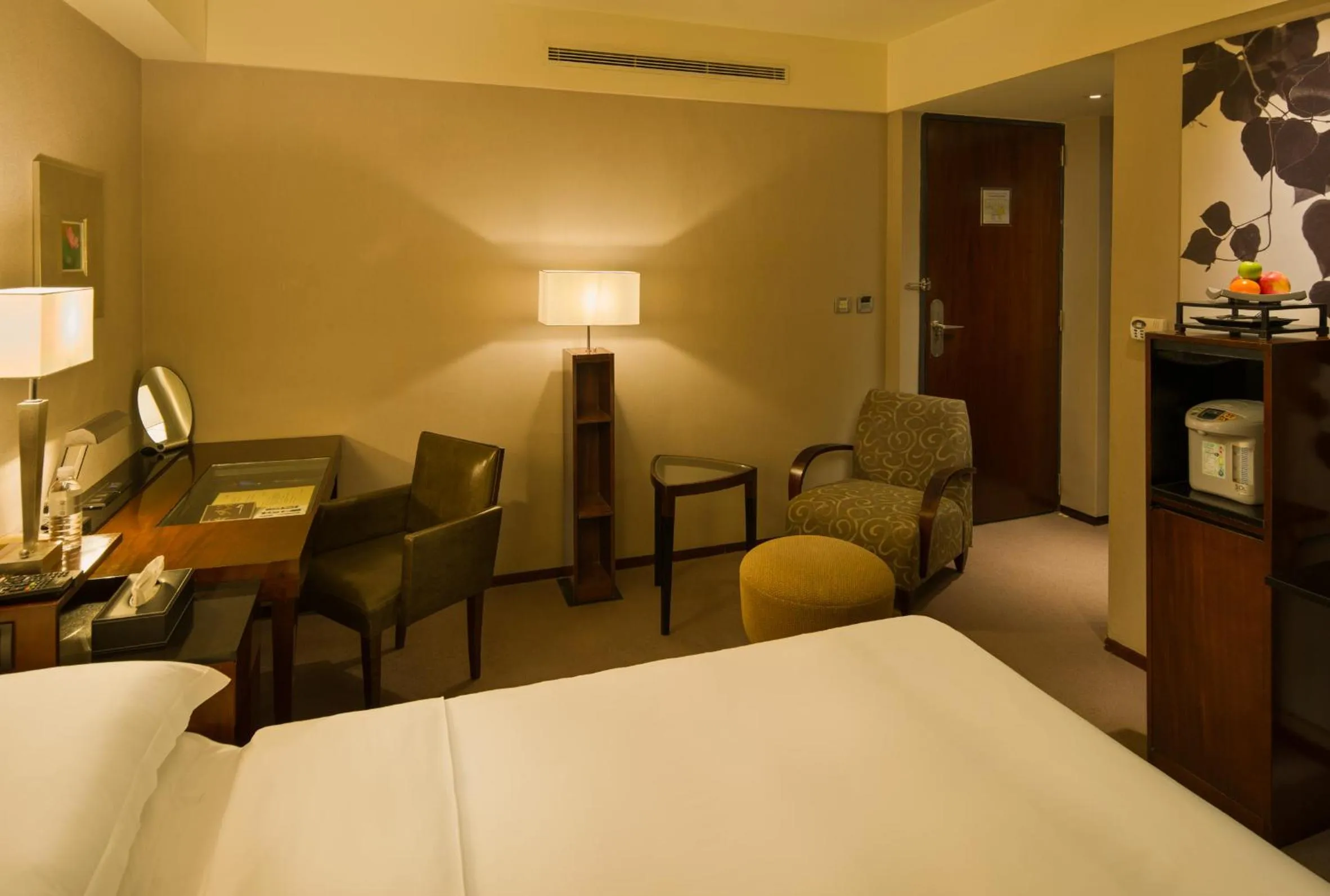 Bedroom, Bed in Les Suites Taipei - Da An