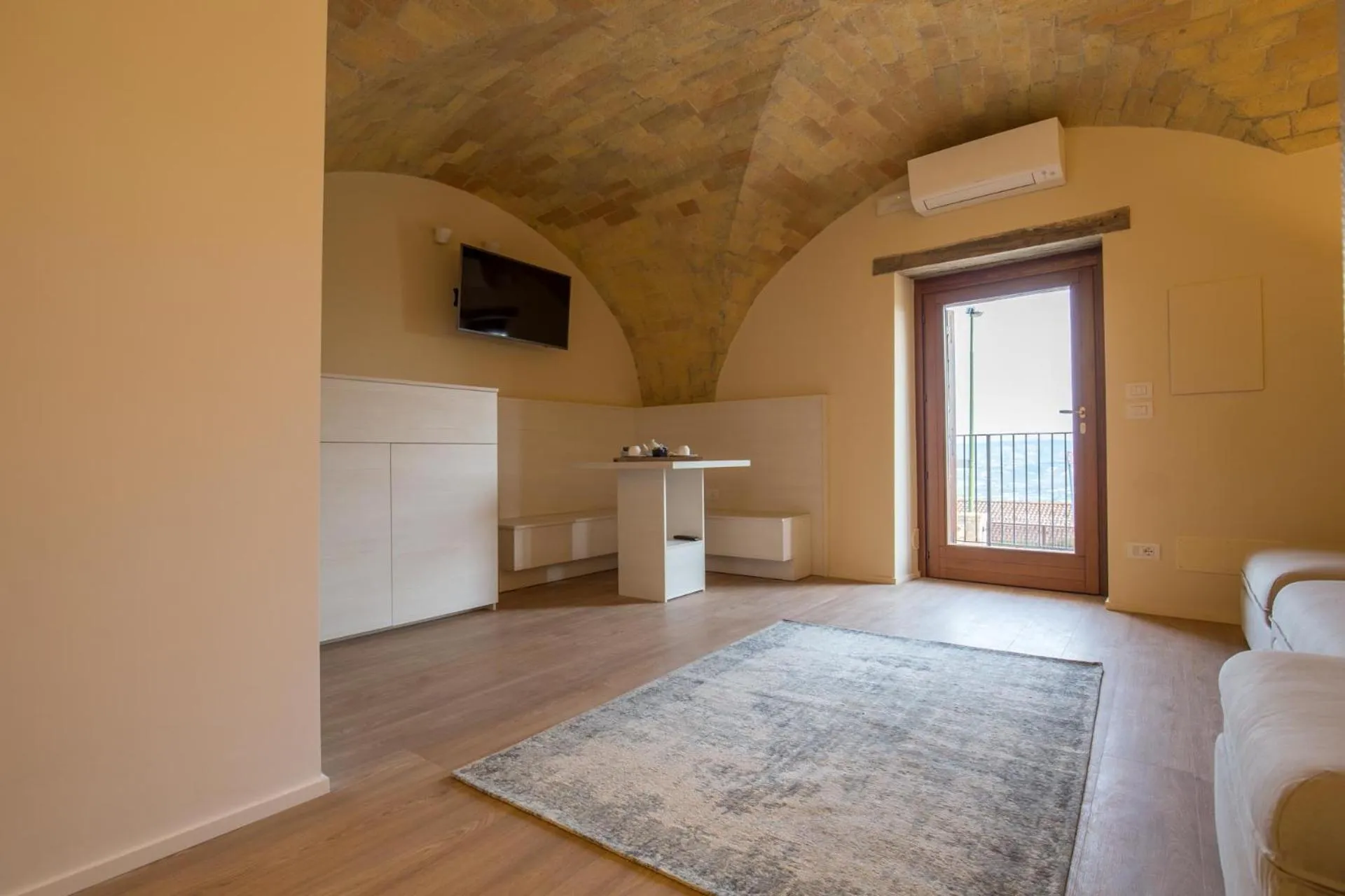 Living room, Bed in Montepagano 1137