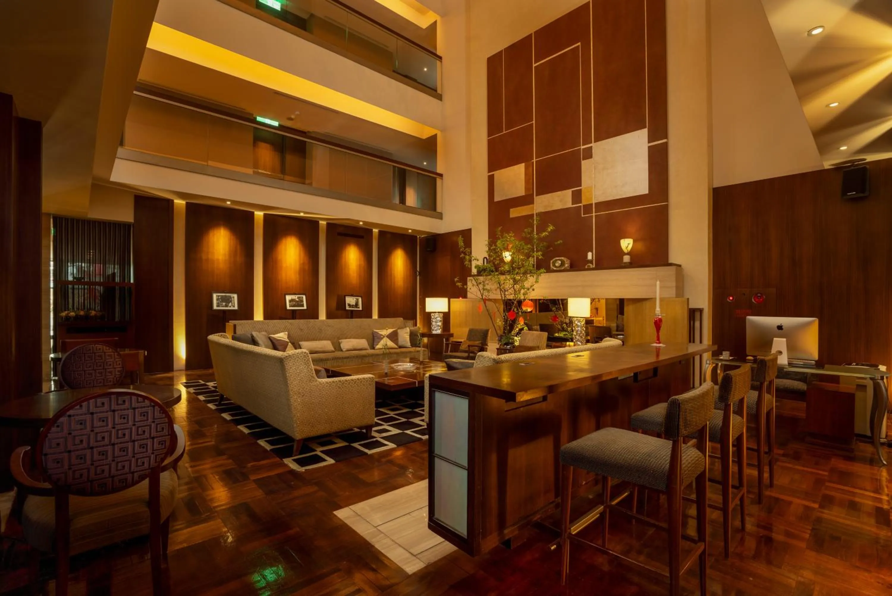 Lounge or bar in les suites taipei ching cheng