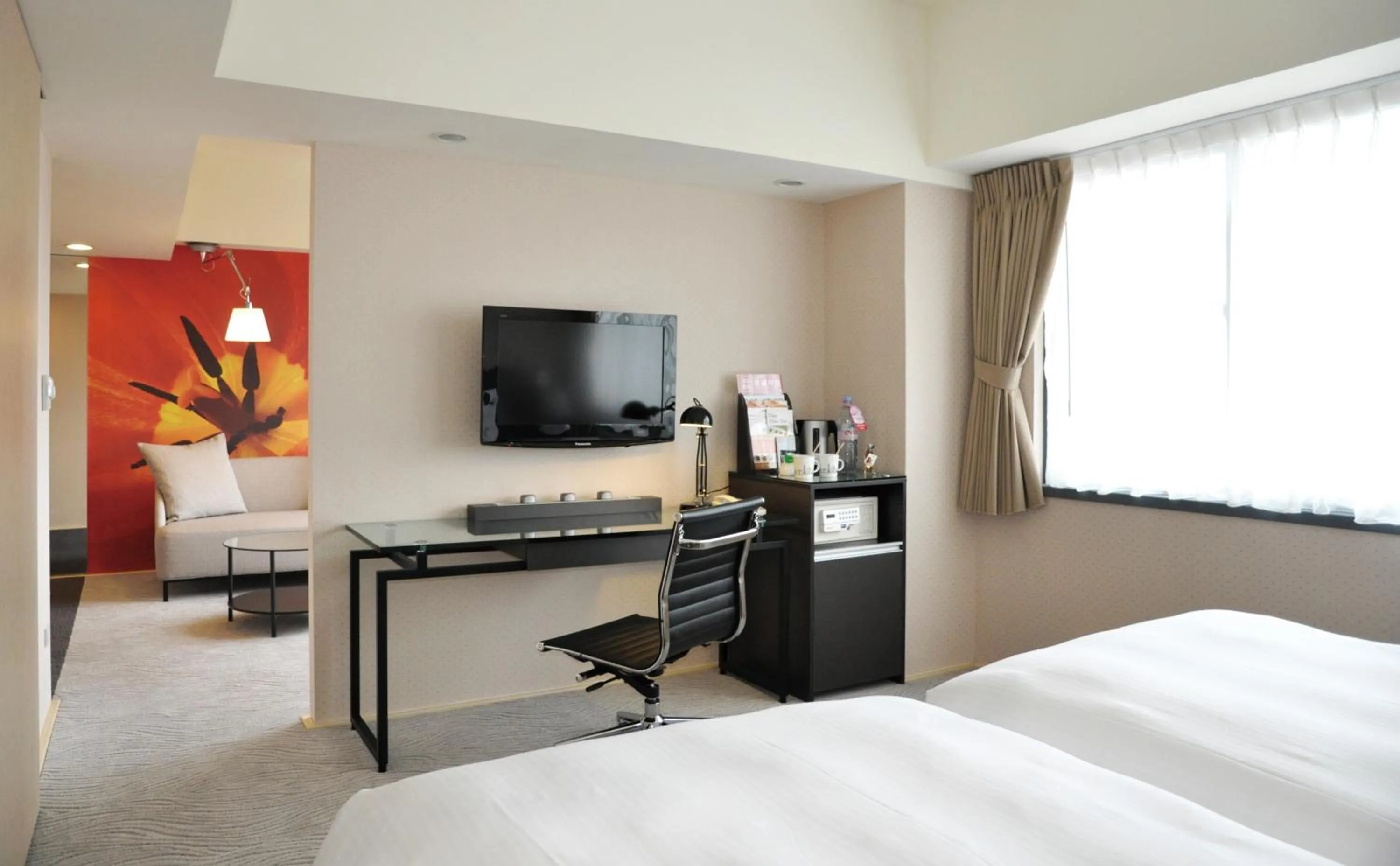 Photo of the whole room, Bed in Caesar Park Hotel Taipei