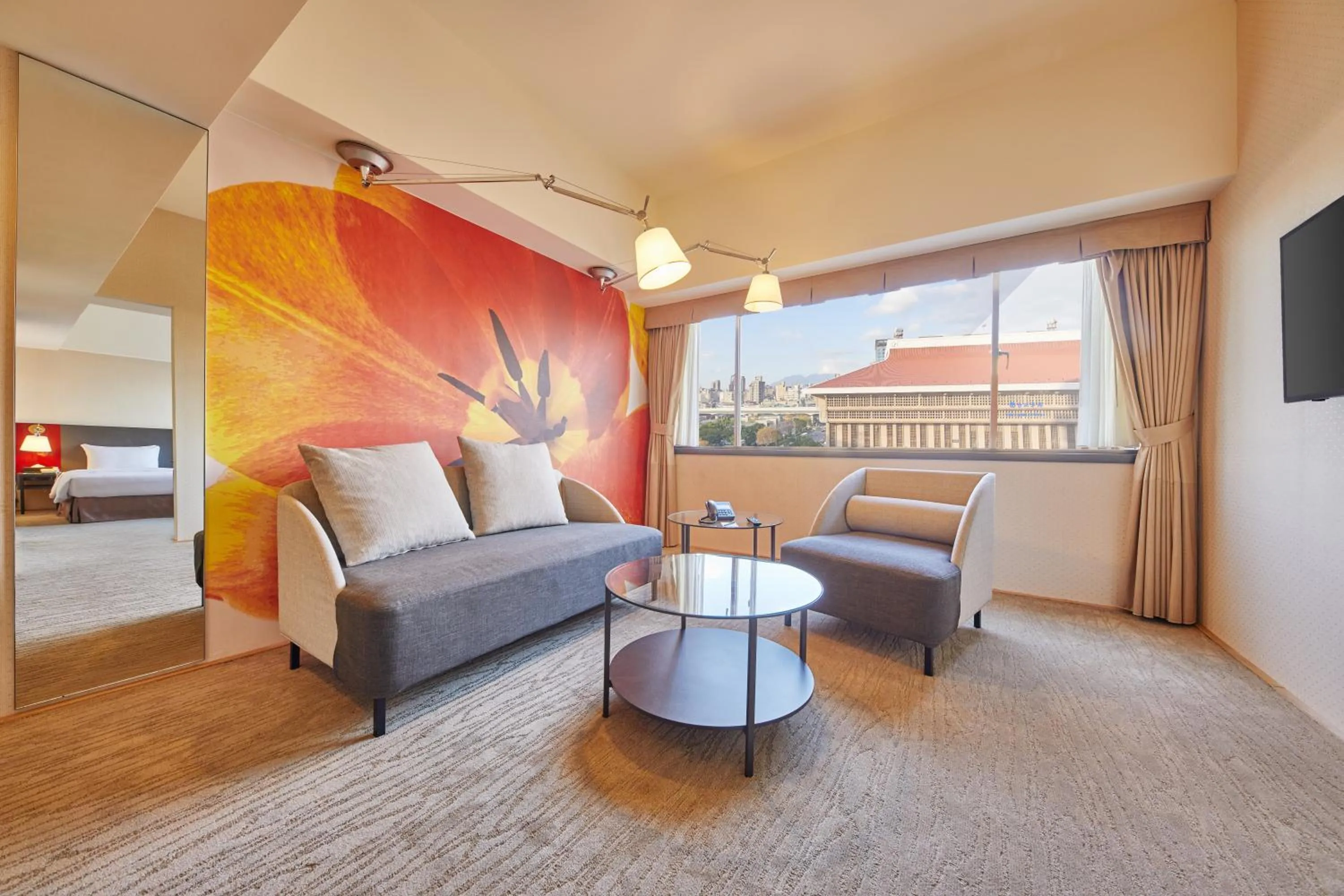 Seating area, Bed in Caesar Park Hotel Taipei