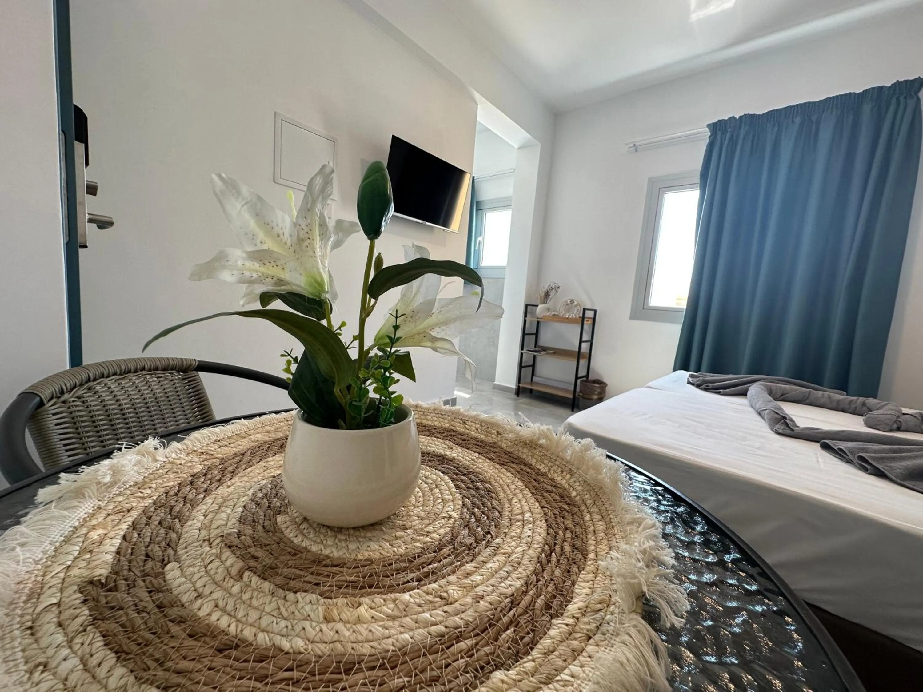 Bed in Sun Plaza Suites - Adults Only