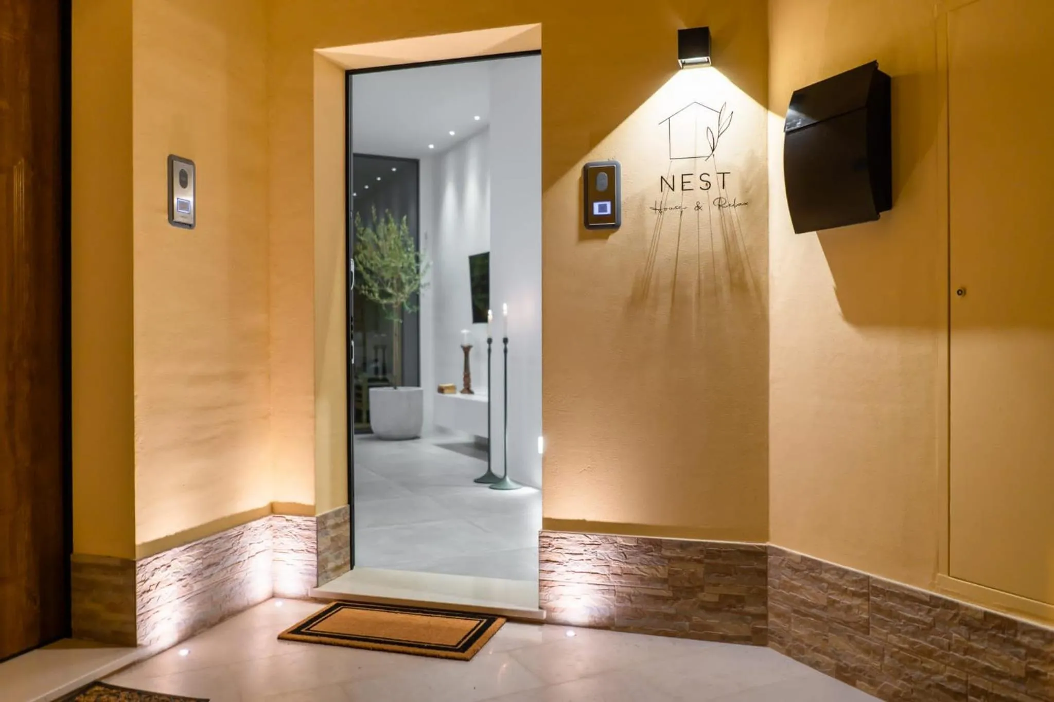 Facade/entrance in Nest House & Relax