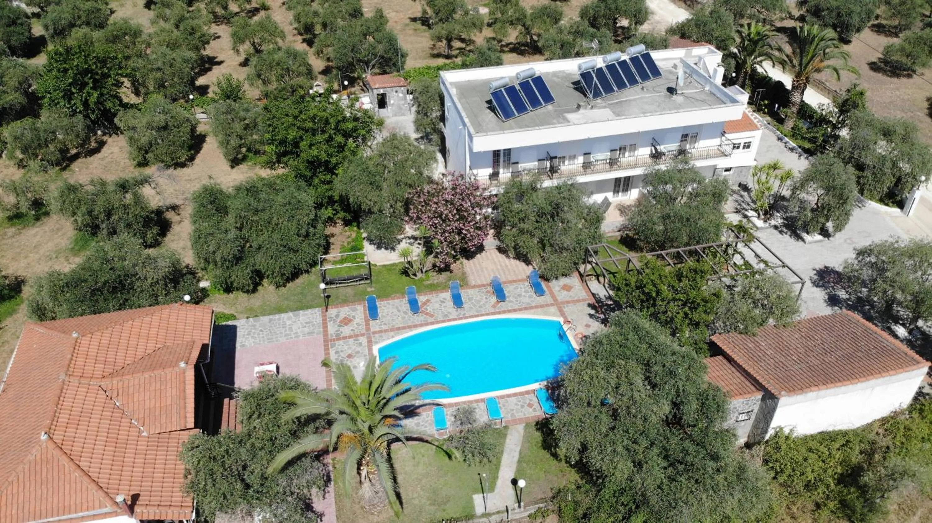 Property building in VILLA IATROU