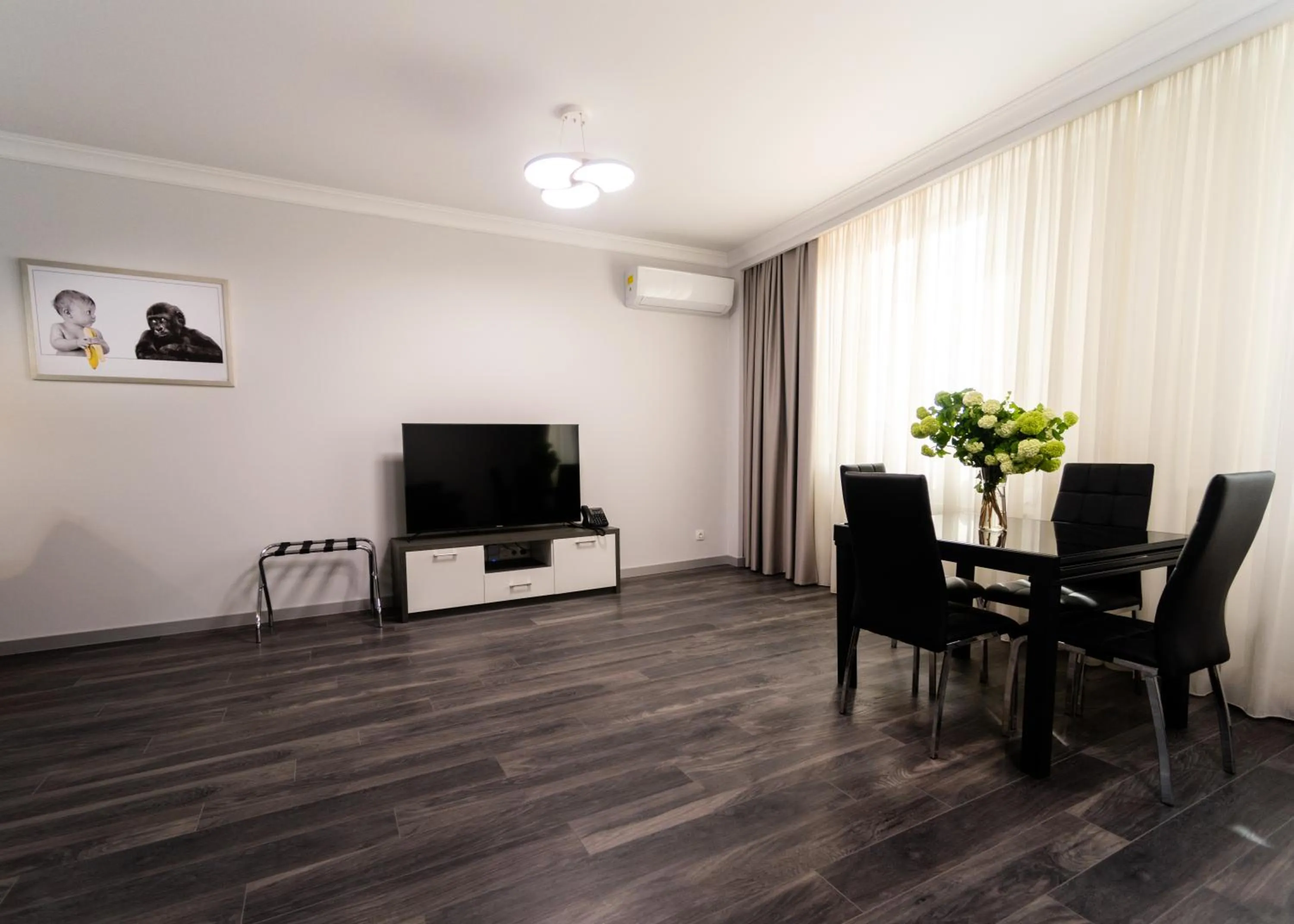 TV and multimedia in Downtown Suites Yerevan