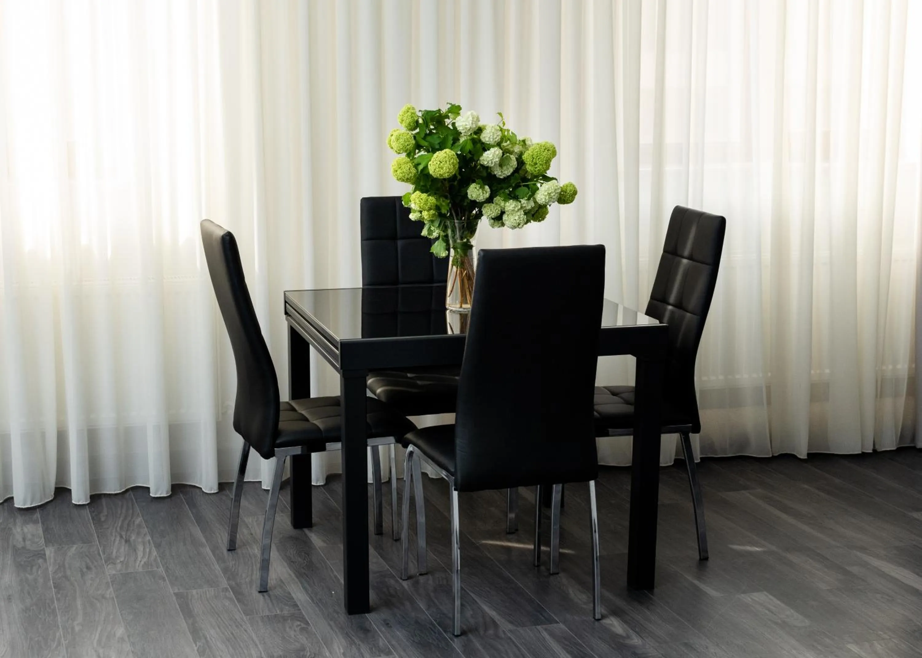 Dining area in Downtown Suites Yerevan