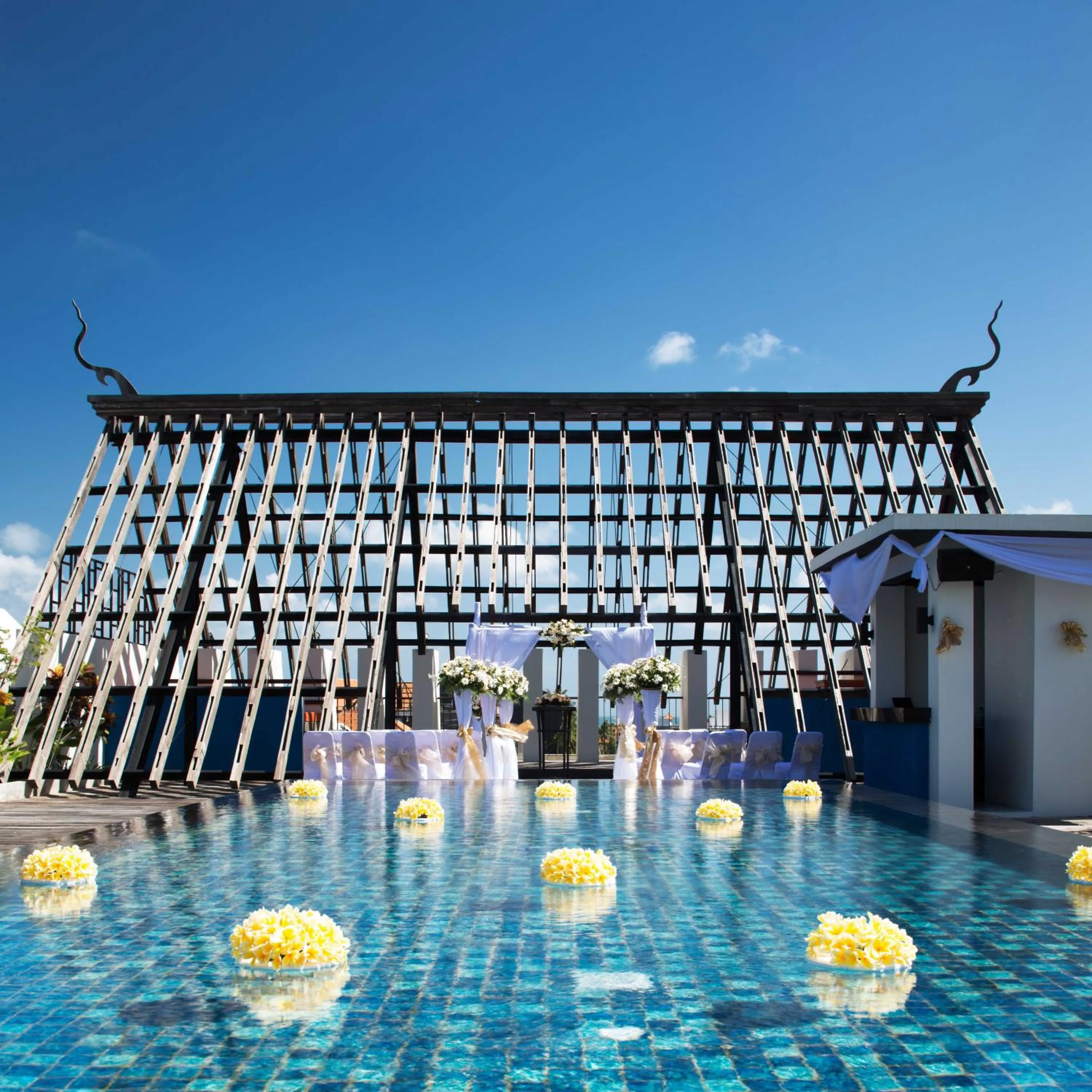 Swimming pool in Sun Island Hotel & Spa Legian