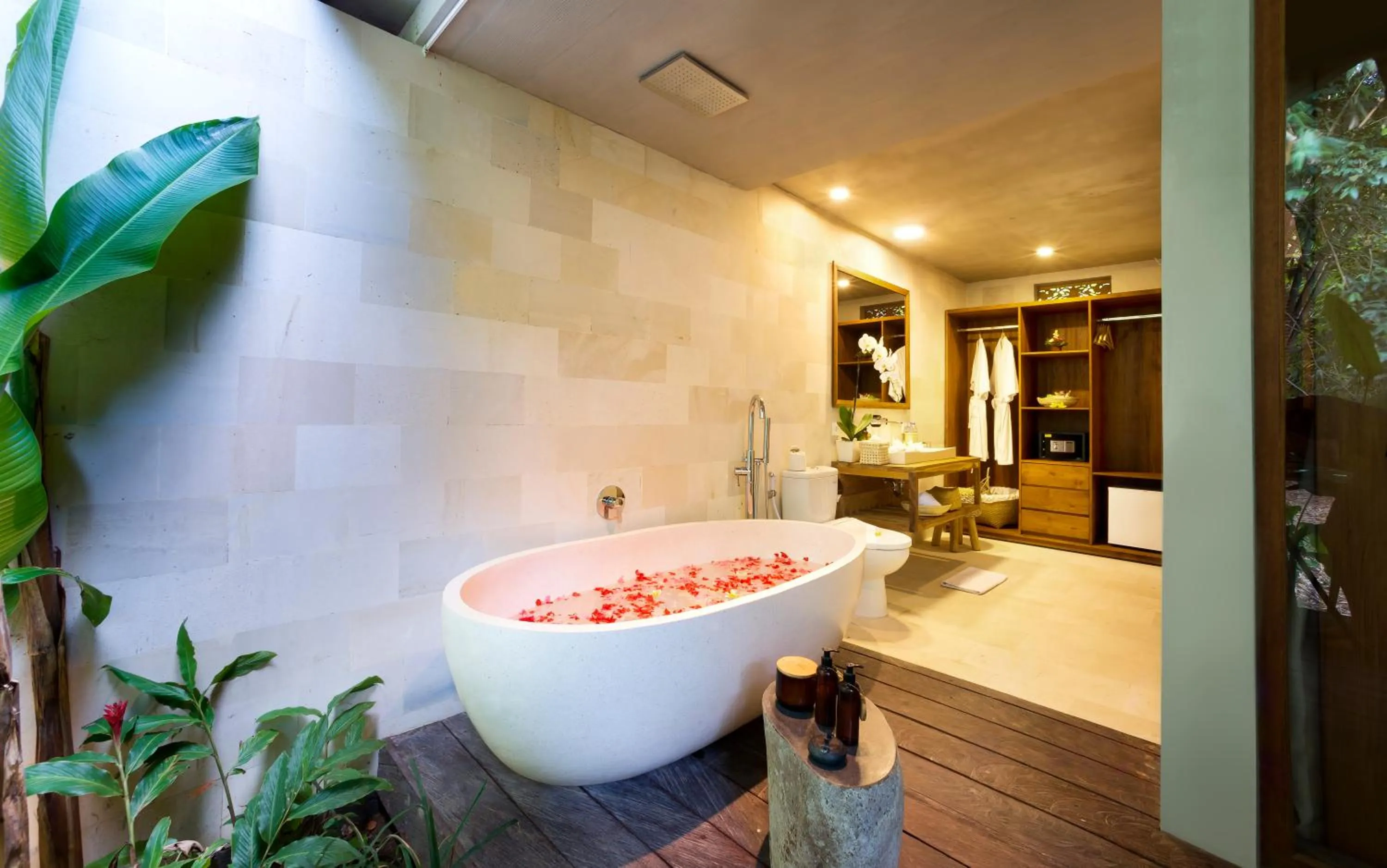 Bath in Kalapa Boutique Resort & Yoga