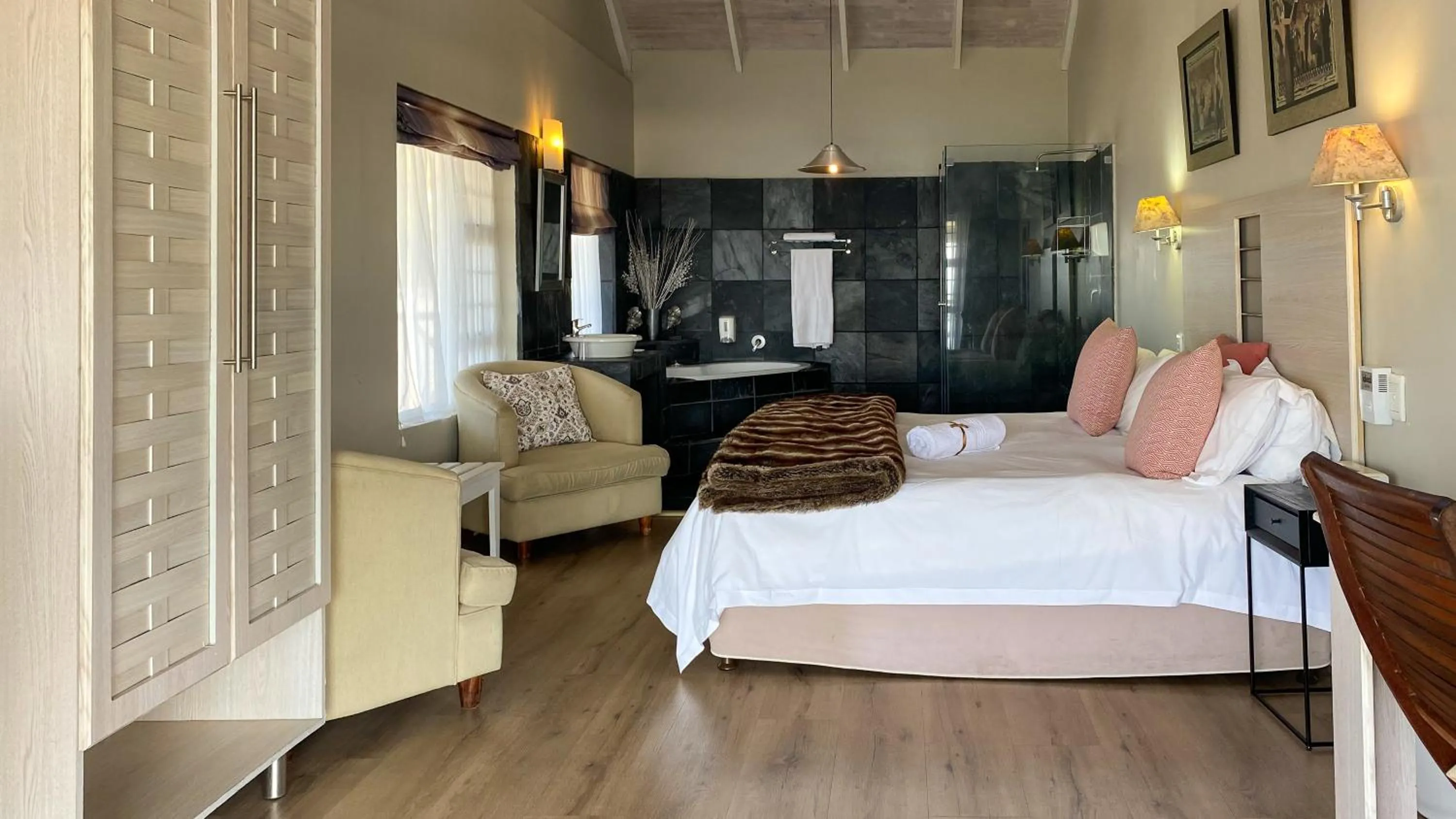 Photo of the whole room, Bed in Sir Roys at the Sea