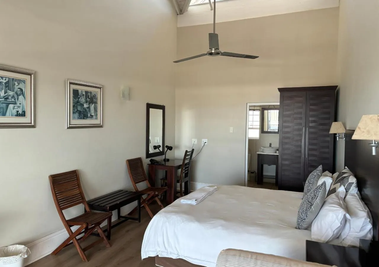 Photo of the whole room, Bed in Sir Roys at the Sea