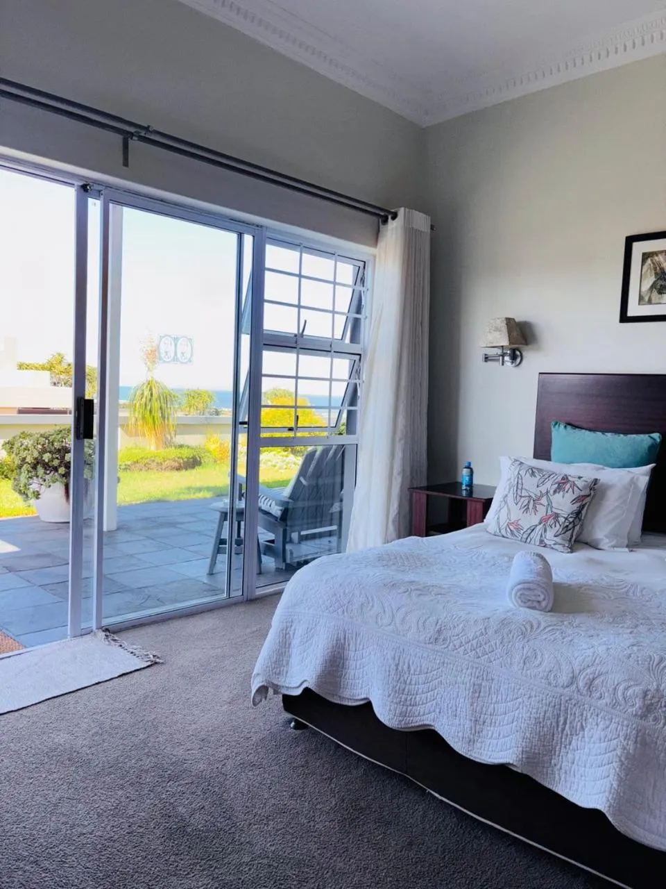 View (from property/room), Bed in Sir Roys at the Sea