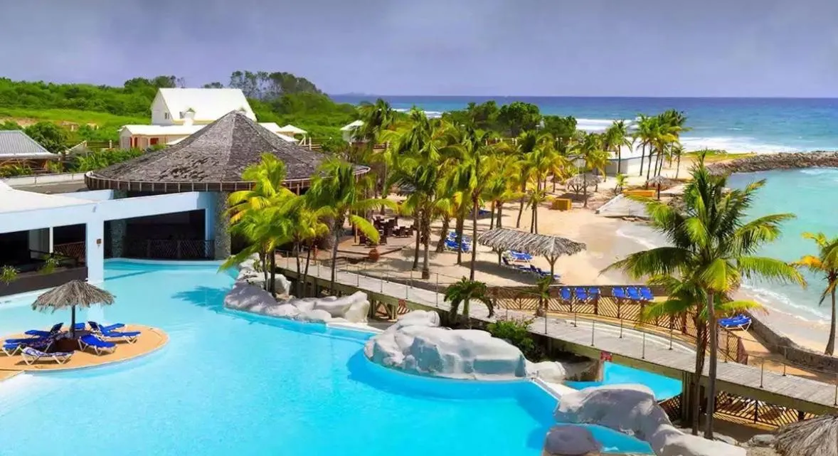 Le blue lagoon - studio vue sur mer - Piscine et plage