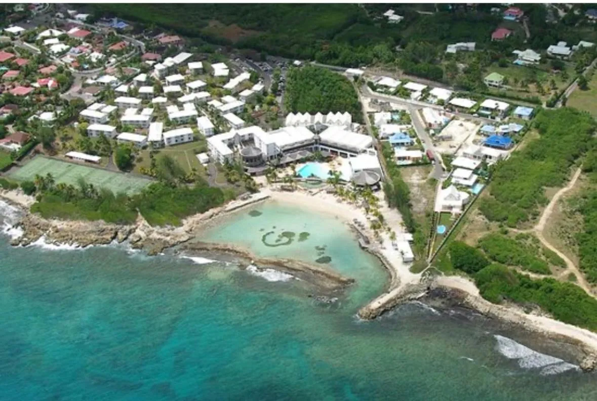 Le blue lagoon - studio vue sur mer - Piscine et plage