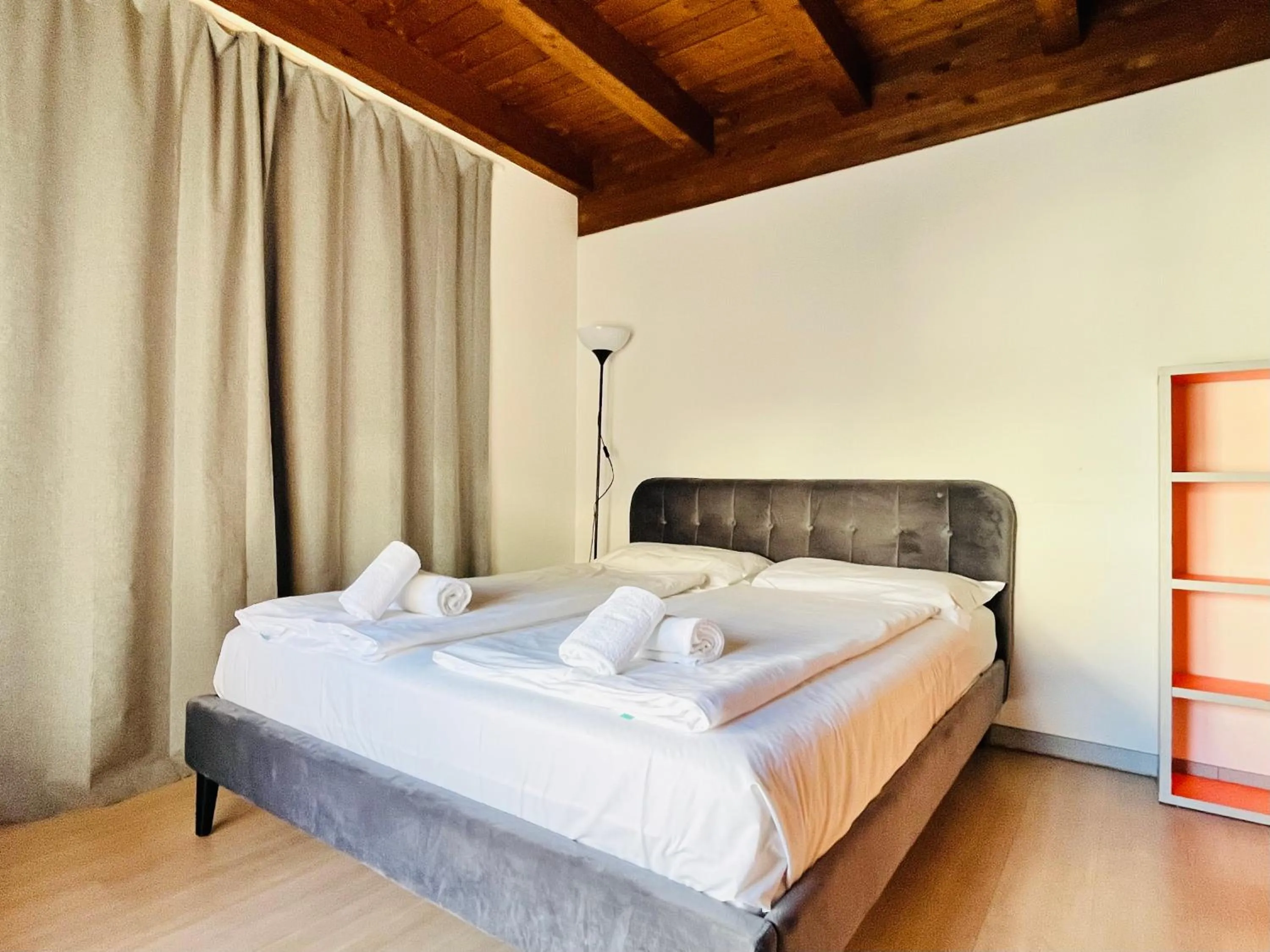 Bed in GuestHouse University by LR - self check in