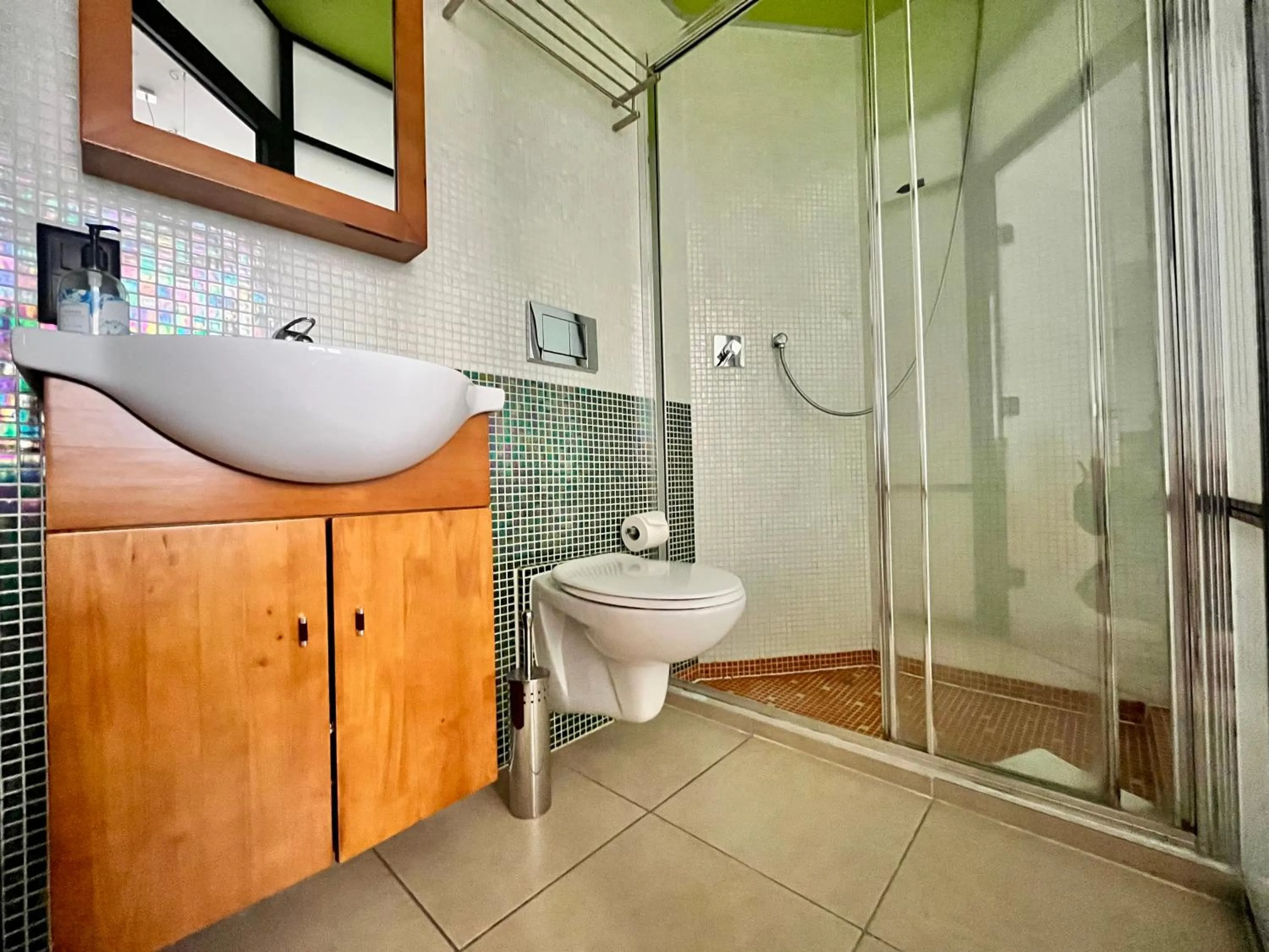 Toilet in GuestHouse University by LR - self check in