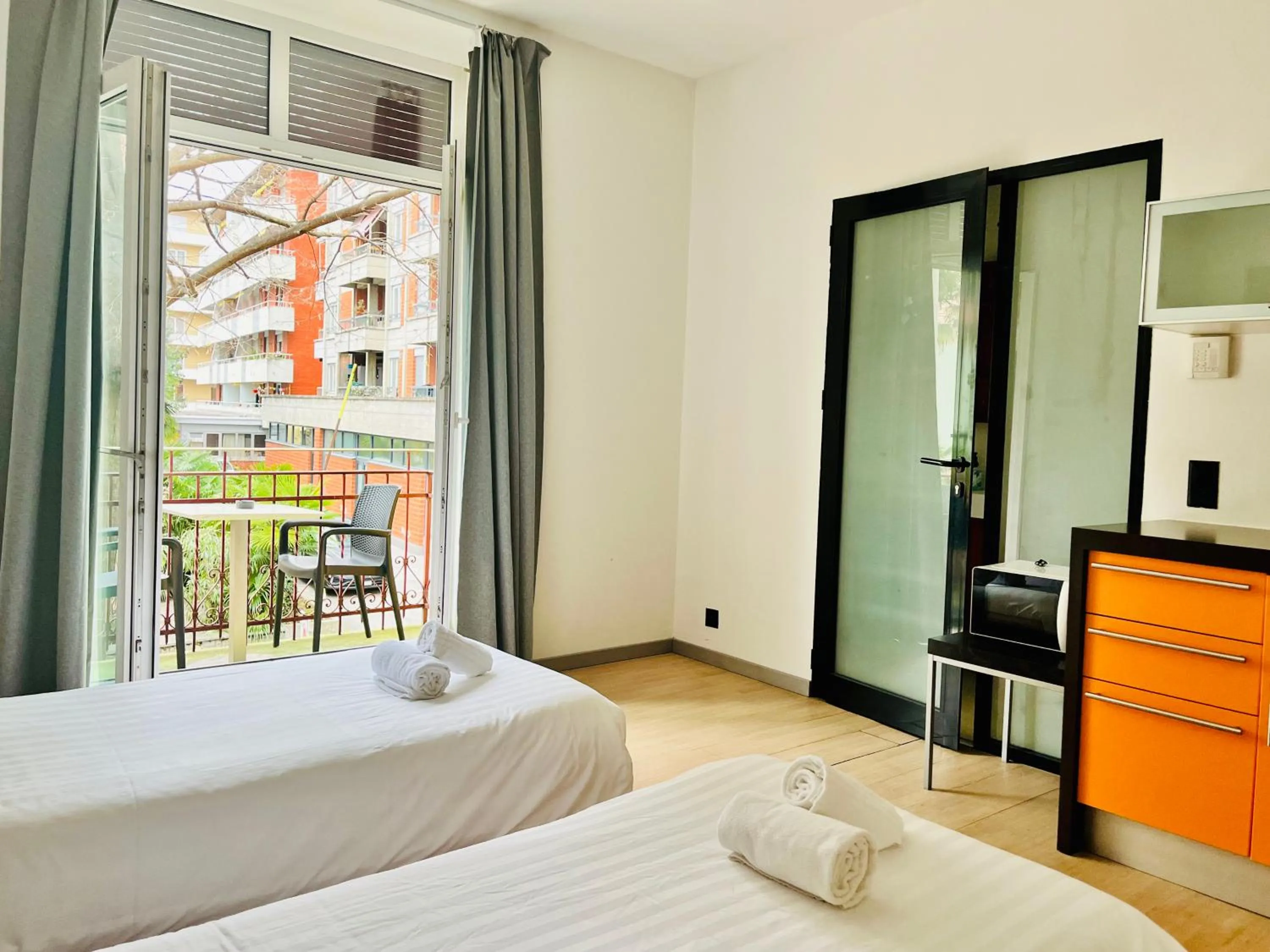 Balcony/Terrace, Bed in GuestHouse University by LR - self check in