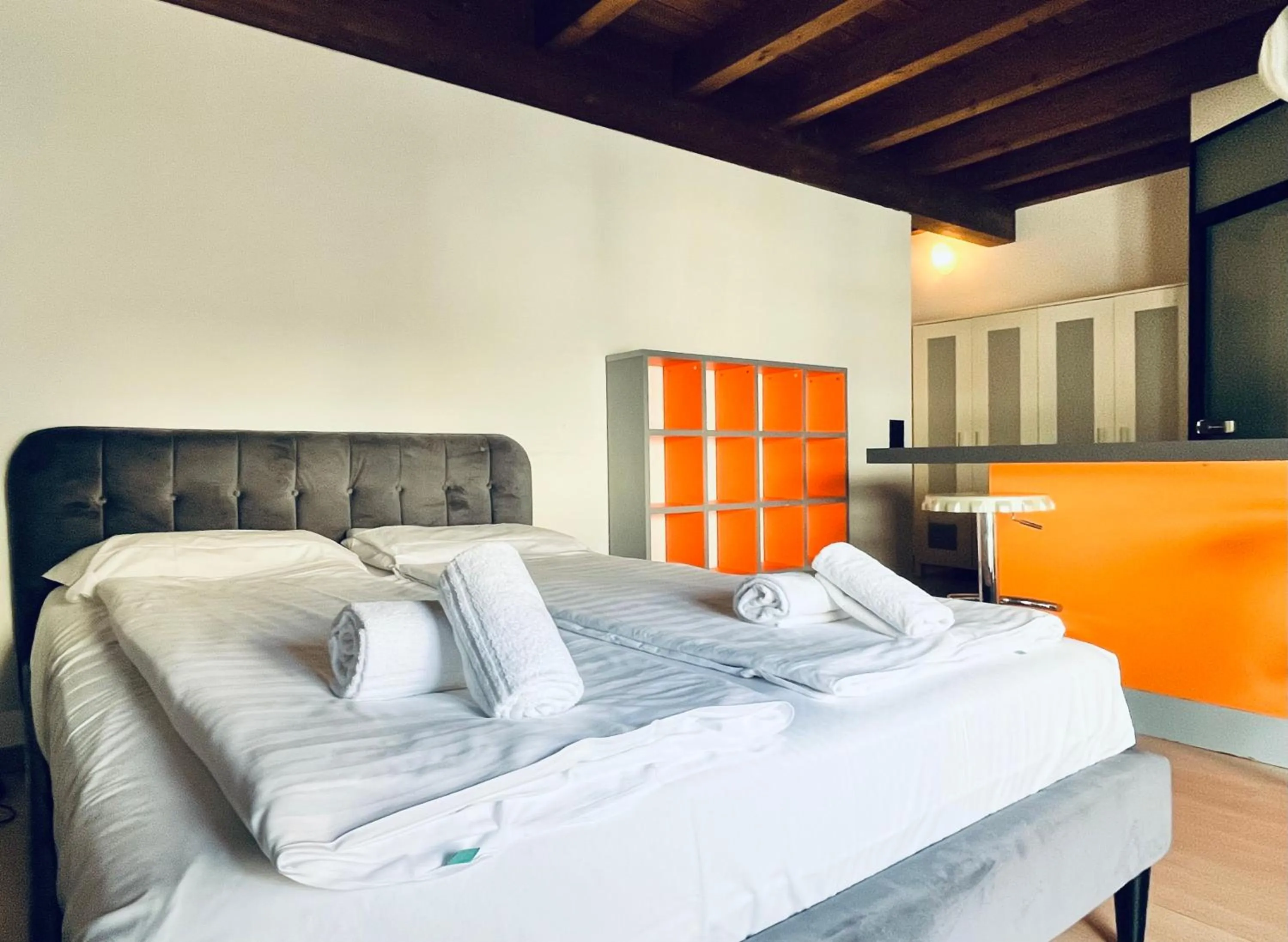 Bed in GuestHouse University by LR - self check in