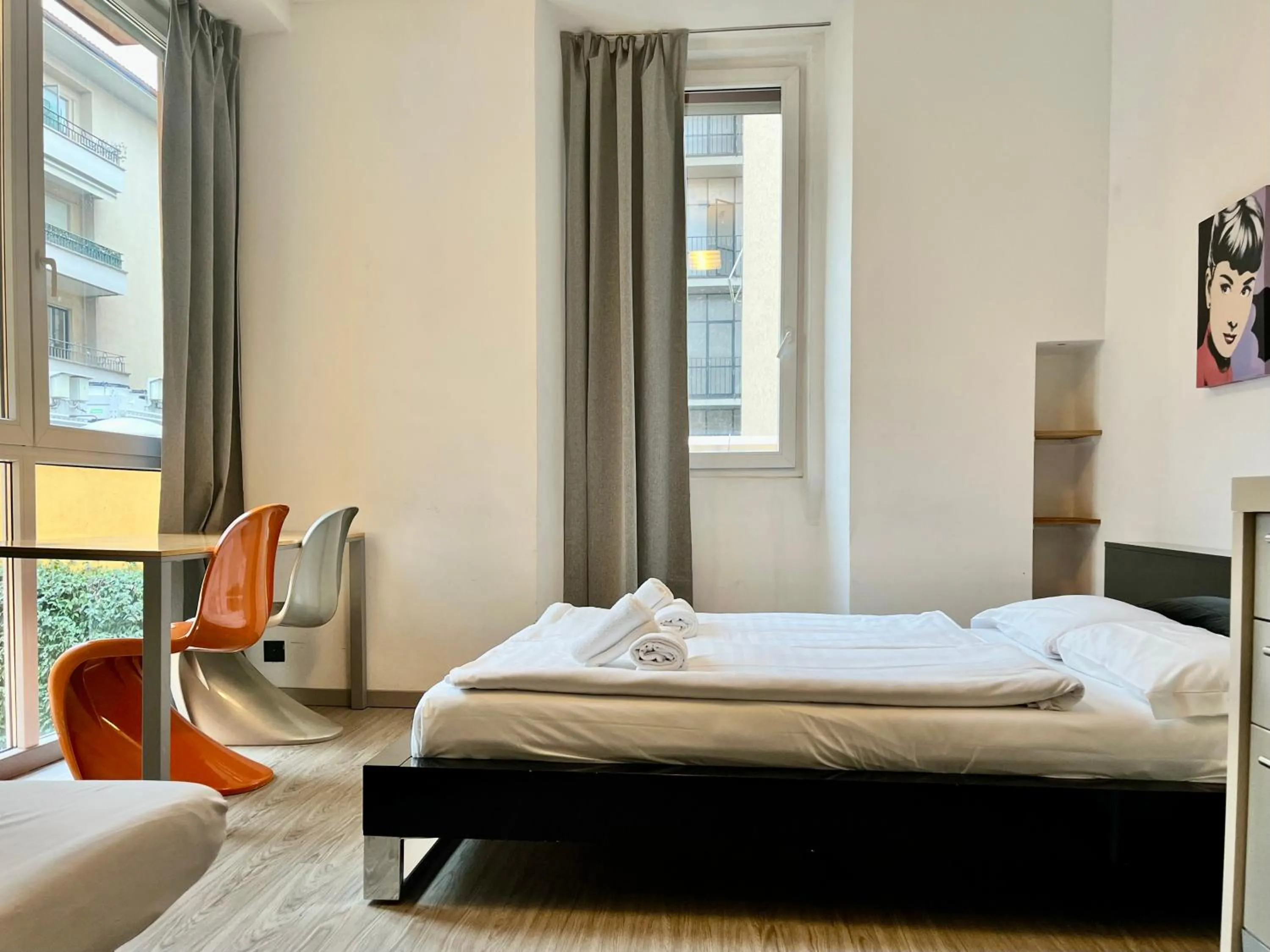 Bed in GuestHouse University by LR - self check in