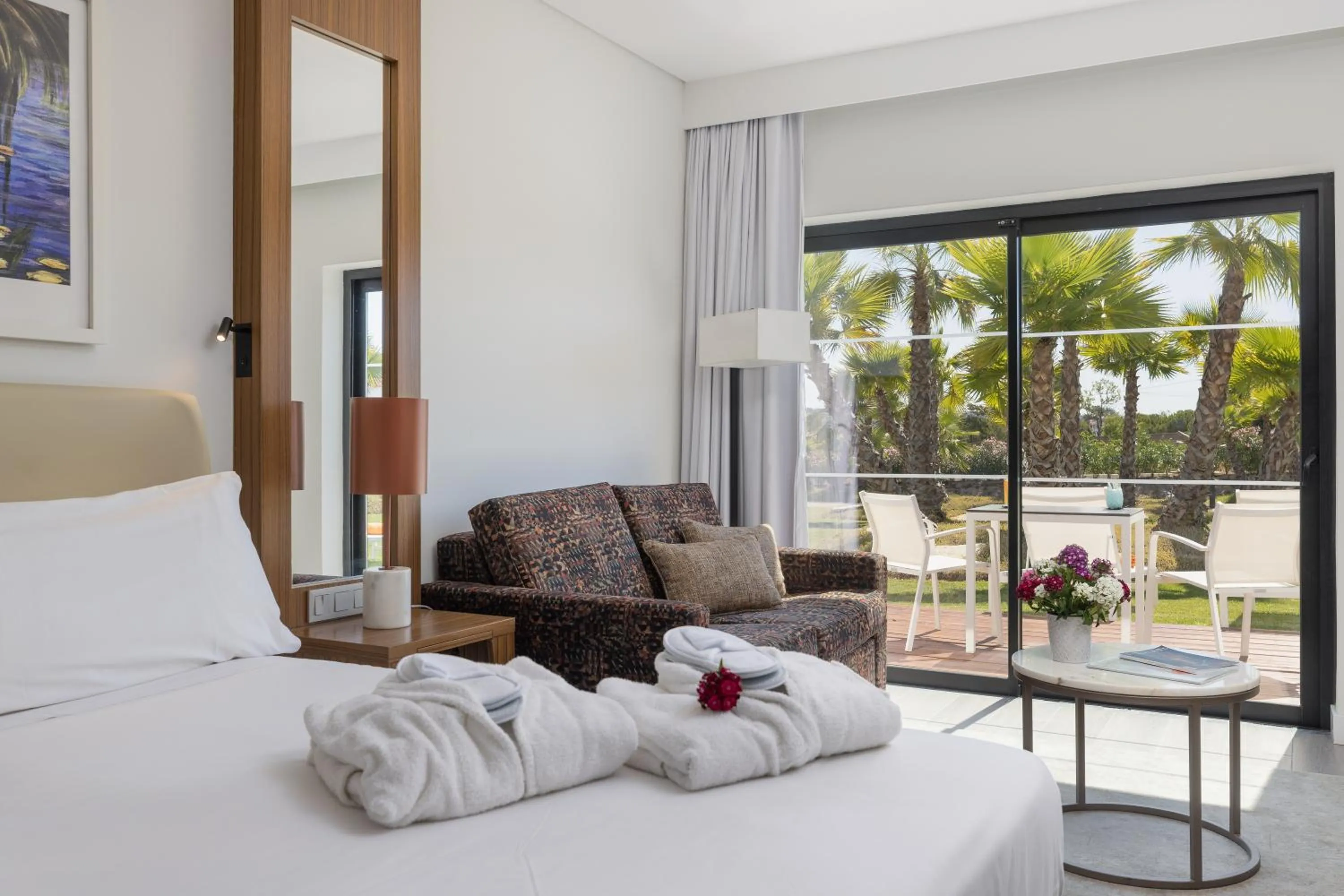 Bed in Regency Salgados Hotel & Spa